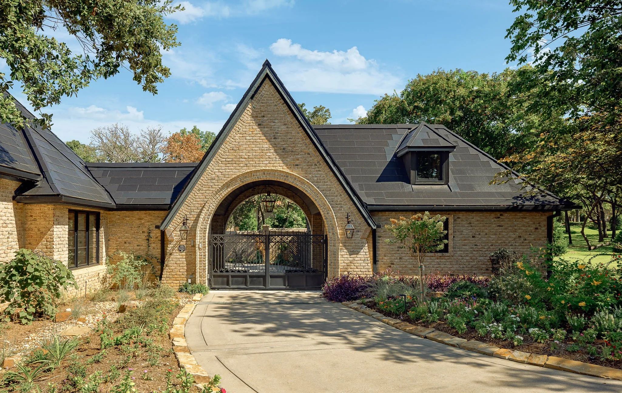 Single Family Residence For Sale in Denton County , 2005 Bayshore Drive, Flower Mound, Texas 75022, 6 Bedroom, 7 Bathroom, 4 Garage spaces, 10,189 Sqft, built in 1998, mls#21357065, Real Estate Agent in Flower Mound, Homes For Sale in Denton county, Homes For Sale in Flower Mound, Realtor in Flower Mound Texas, Real Estate Brokerage Independent Realty Texas, Luminita Cordes Realtor