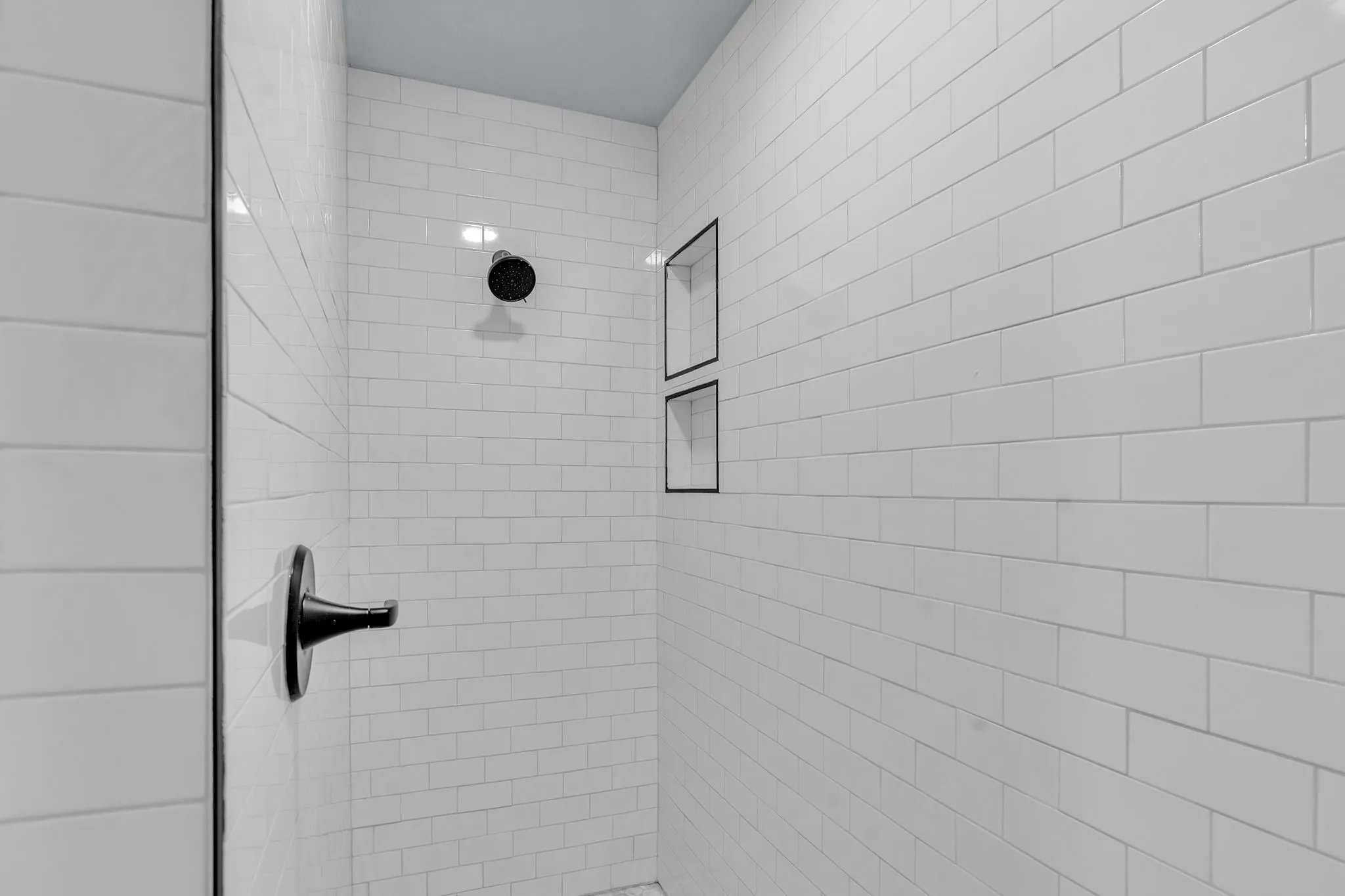 Full hall bath