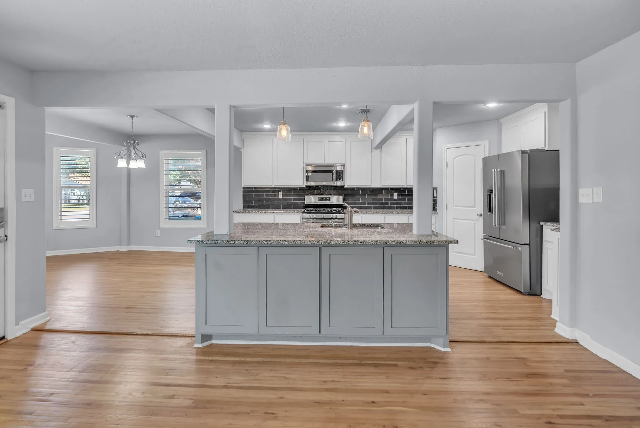 Single Family Residence For Rent in Tarrant County , 2933 S Hills Avenue, Fort Worth, Texas 76109, 4 Bedroom, 3 Bathroom, Garage spaces, 2,301 Sqft, built in 1947, mls#21361913, Real Estate Agent in Fort Worth, Homes For Rent in Tarrant county, Homes For Rent in Fort Worth, Realtor in Fort Worth Texas, Real Estate Brokerage Independent Realty Texas, Luminita Cordes Realtor
