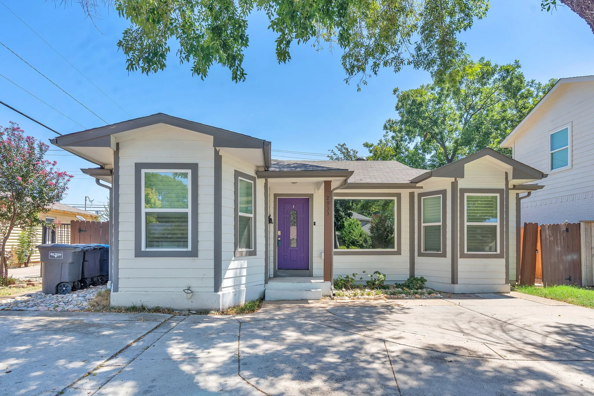 Single Family Residence For Rent in Tarrant County , 2933 S Hills Avenue, Fort Worth, Texas 76109, 4 Bedroom, 3 Bathroom, Garage spaces, 2,301 Sqft, built in 1947, mls#21361913, Real Estate Agent in Fort Worth, Homes For Rent in Tarrant county, Homes For Rent in Fort Worth, Realtor in Fort Worth Texas, Real Estate Brokerage Independent Realty Texas, Luminita Cordes Realtor