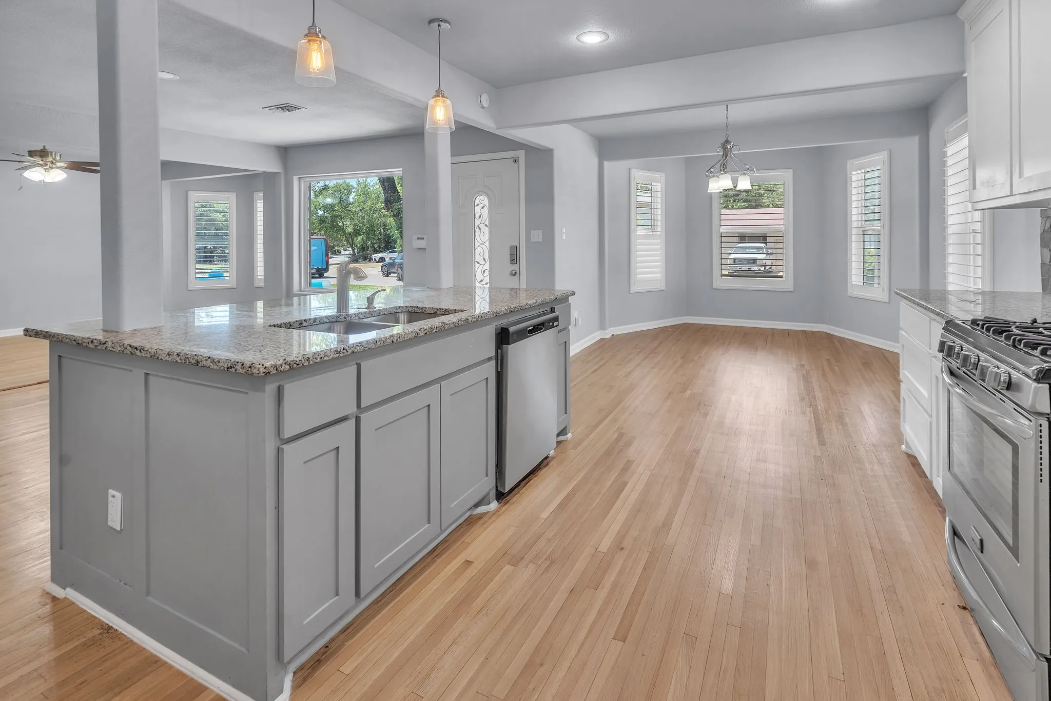 Single Family Residence For Rent in Tarrant County , 2933 S Hills Avenue, Fort Worth, Texas 76109, 4 Bedroom, 3 Bathroom, Garage spaces, 2,301 Sqft, built in 1947, mls#21361913, Real Estate Agent in Fort Worth, Homes For Rent in Tarrant county, Homes For Rent in Fort Worth, Realtor in Fort Worth Texas, Real Estate Brokerage Independent Realty Texas, Luminita Cordes Realtor