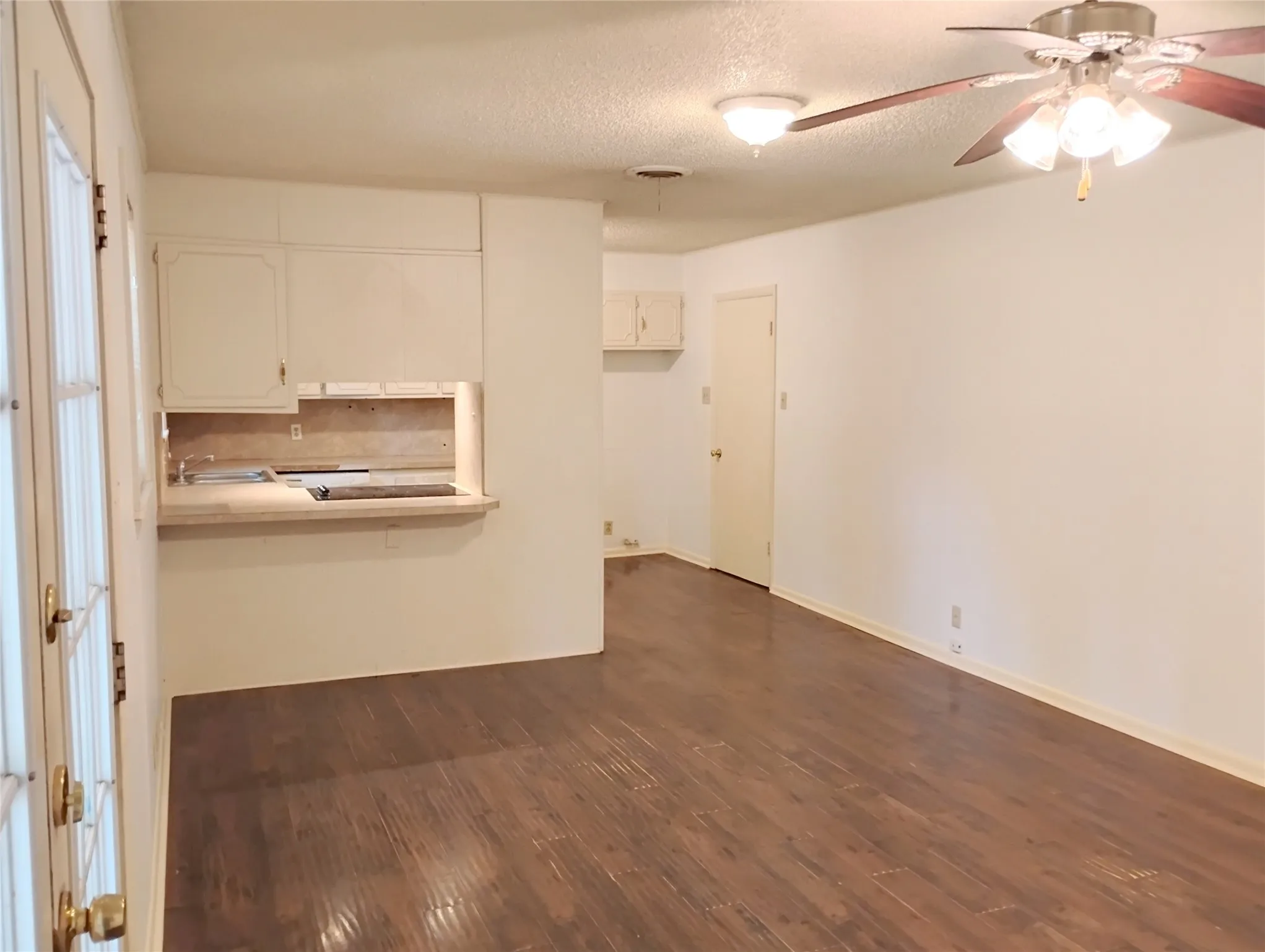 2nd living room looking toward kitchen