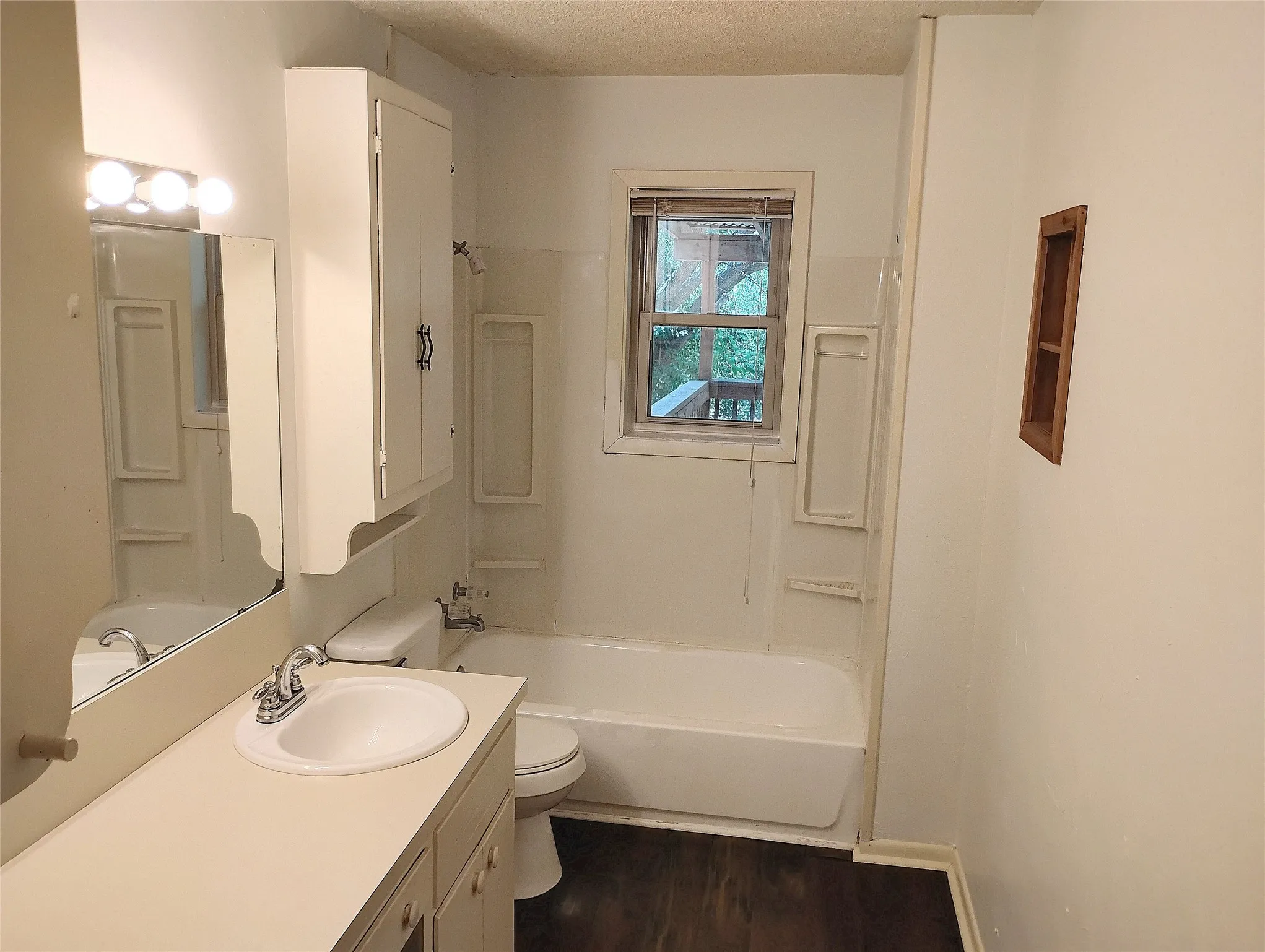 Single Family Residence For Sale in Grayson County , 2922 Stafford Drive, Denison, Texas 75020, 3 Bedroom, 2 Bathroom, 1 Garage spaces, 1,374 Sqft, built in 1965, mls#21362193, Real Estate Agent in Denison, Homes For Sale in Grayson county, Homes For Sale in Denison, Realtor in Denison Texas, Real Estate Brokerage Independent Realty Texas, Luminita Cordes Realtor