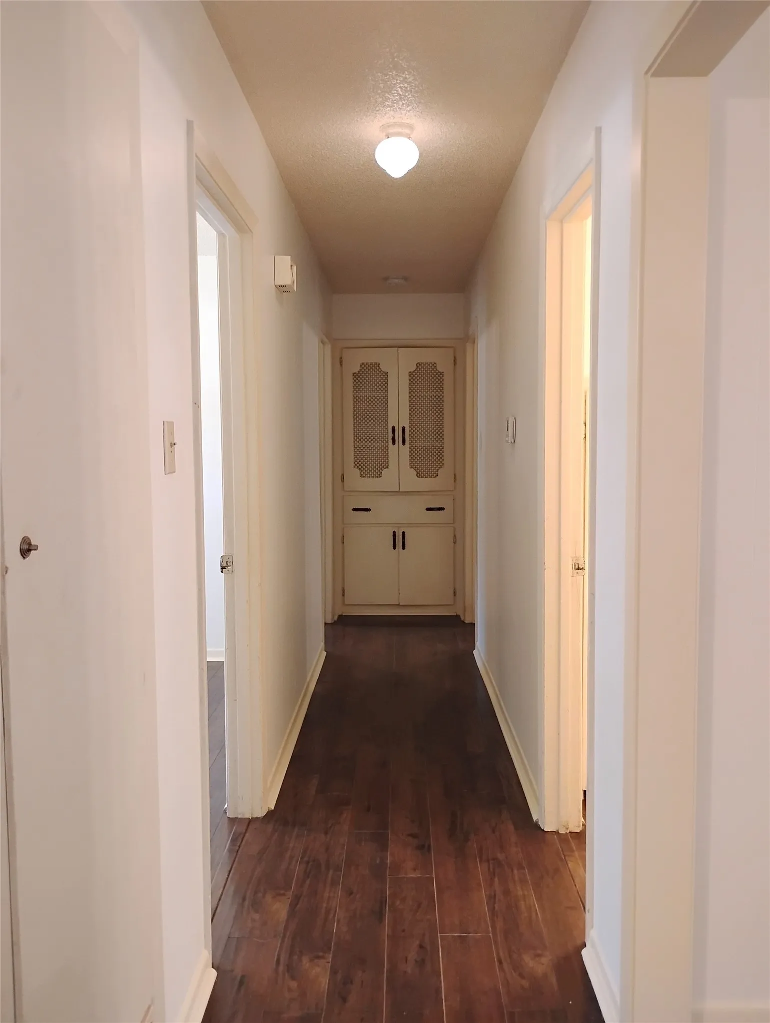 Single Family Residence For Sale in Grayson County , 2922 Stafford Drive, Denison, Texas 75020, 3 Bedroom, 2 Bathroom, 1 Garage spaces, 1,374 Sqft, built in 1965, mls#21362193, Real Estate Agent in Denison, Homes For Sale in Grayson county, Homes For Sale in Denison, Realtor in Denison Texas, Real Estate Brokerage Independent Realty Texas, Luminita Cordes Realtor