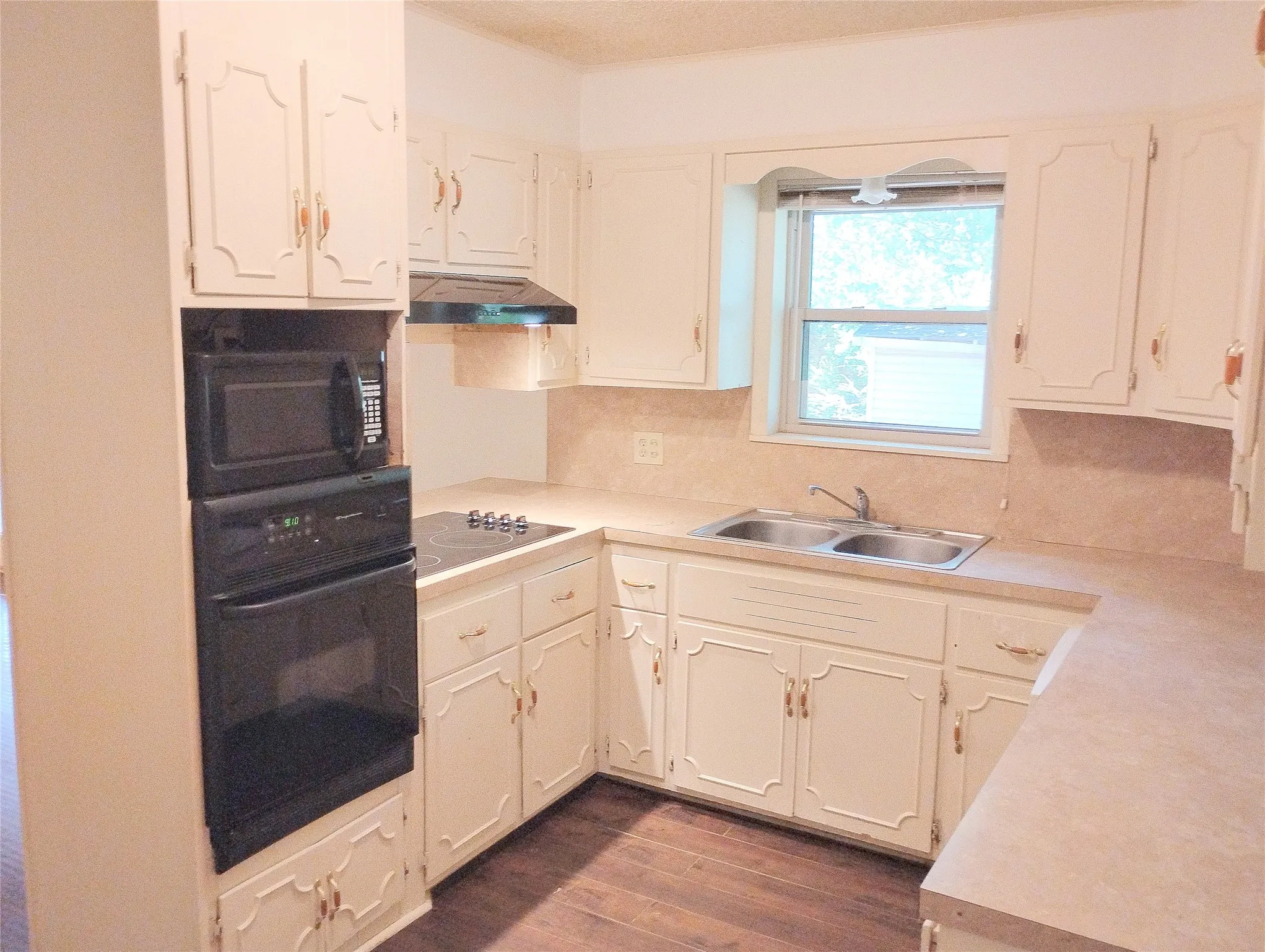 Single Family Residence For Sale in Grayson County , 2922 Stafford Drive, Denison, Texas 75020, 3 Bedroom, 2 Bathroom, 1 Garage spaces, 1,374 Sqft, built in 1965, mls#21362193, Real Estate Agent in Denison, Homes For Sale in Grayson county, Homes For Sale in Denison, Realtor in Denison Texas, Real Estate Brokerage Independent Realty Texas, Luminita Cordes Realtor