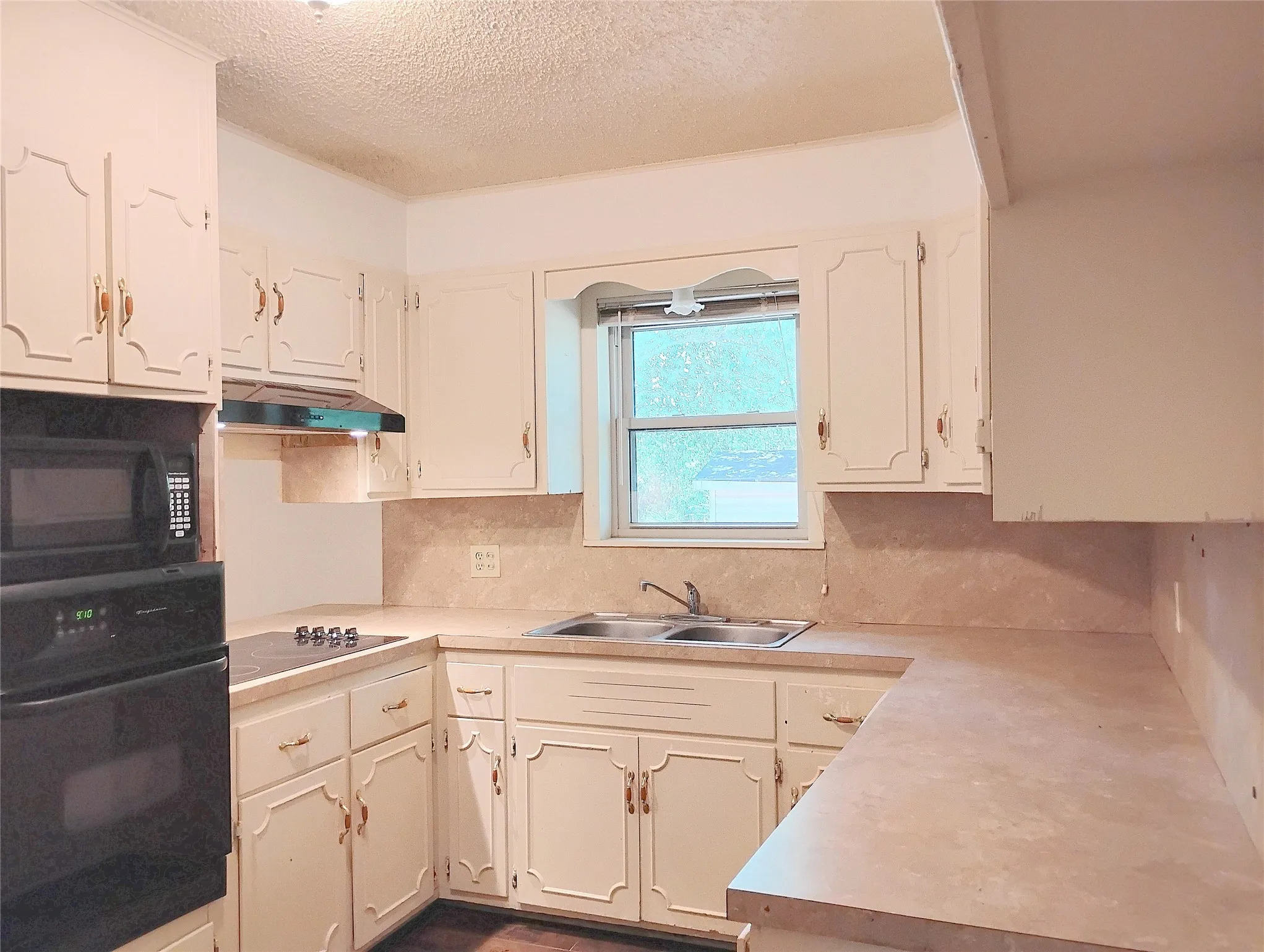 Single Family Residence For Sale in Grayson County , 2922 Stafford Drive, Denison, Texas 75020, 3 Bedroom, 2 Bathroom, 1 Garage spaces, 1,374 Sqft, built in 1965, mls#21362193, Real Estate Agent in Denison, Homes For Sale in Grayson county, Homes For Sale in Denison, Realtor in Denison Texas, Real Estate Brokerage Independent Realty Texas, Luminita Cordes Realtor