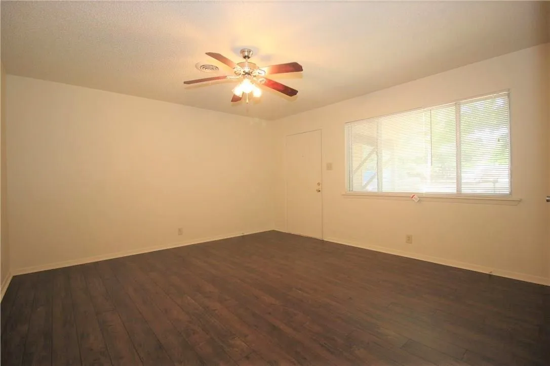 Single Family Residence For Sale in Grayson County , 2922 Stafford Drive, Denison, Texas 75020, 3 Bedroom, 2 Bathroom, 1 Garage spaces, 1,374 Sqft, built in 1965, mls#21362193, Real Estate Agent in Denison, Homes For Sale in Grayson county, Homes For Sale in Denison, Realtor in Denison Texas, Real Estate Brokerage Independent Realty Texas, Luminita Cordes Realtor