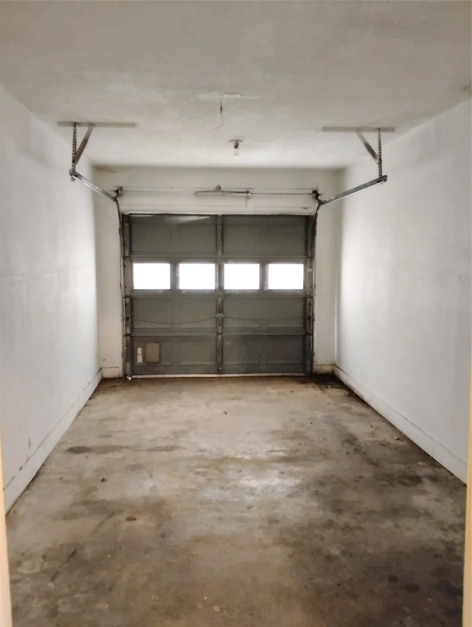 Single Family Residence For Sale in Grayson County , 2922 Stafford Drive, Denison, Texas 75020, 3 Bedroom, 2 Bathroom, 1 Garage spaces, 1,374 Sqft, built in 1965, mls#21362193, Real Estate Agent in Denison, Homes For Sale in Grayson county, Homes For Sale in Denison, Realtor in Denison Texas, Real Estate Brokerage Independent Realty Texas, Luminita Cordes Realtor