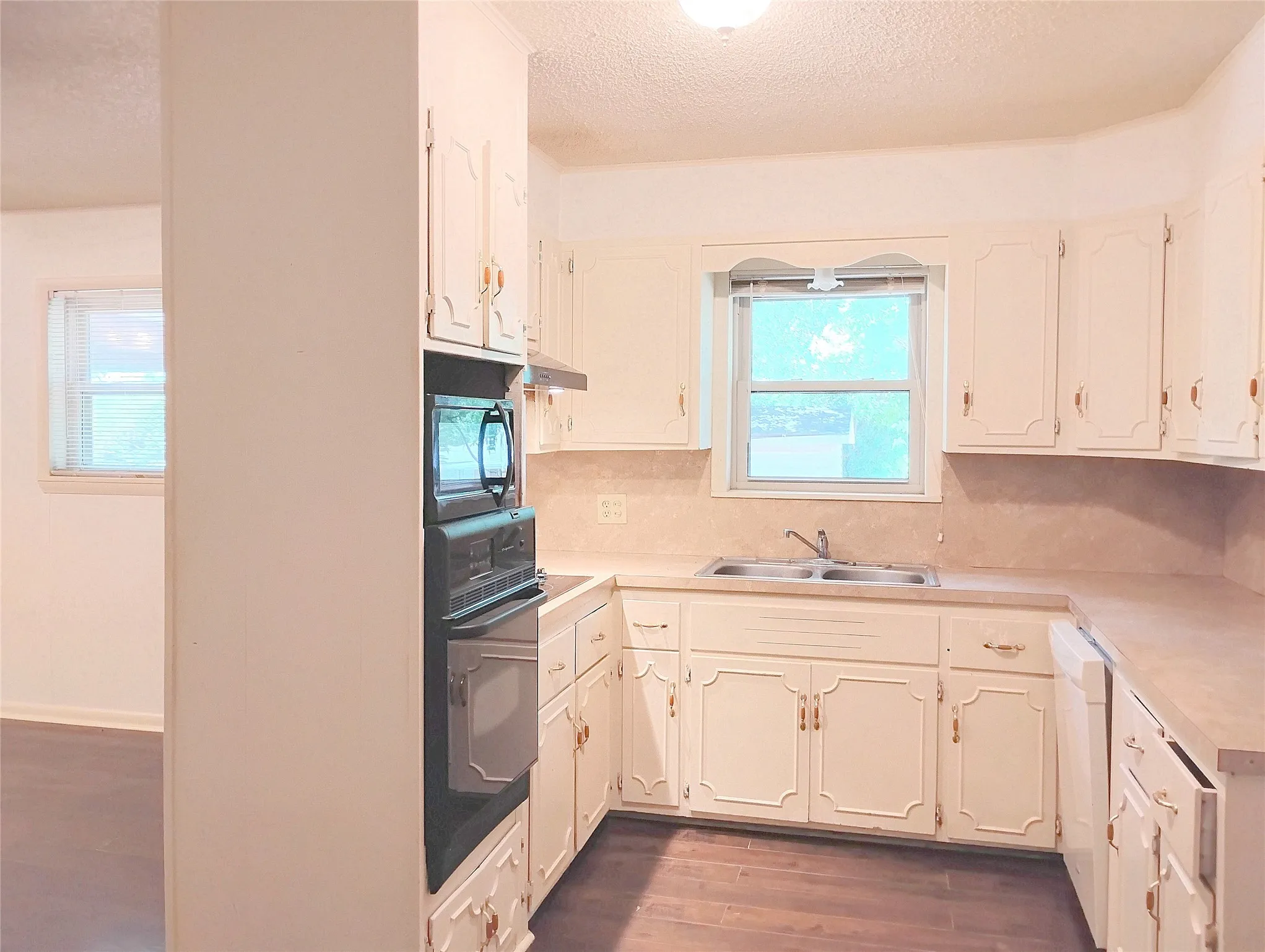 Single Family Residence For Sale in Grayson County , 2922 Stafford Drive, Denison, Texas 75020, 3 Bedroom, 2 Bathroom, 1 Garage spaces, 1,374 Sqft, built in 1965, mls#21362193, Real Estate Agent in Denison, Homes For Sale in Grayson county, Homes For Sale in Denison, Realtor in Denison Texas, Real Estate Brokerage Independent Realty Texas, Luminita Cordes Realtor