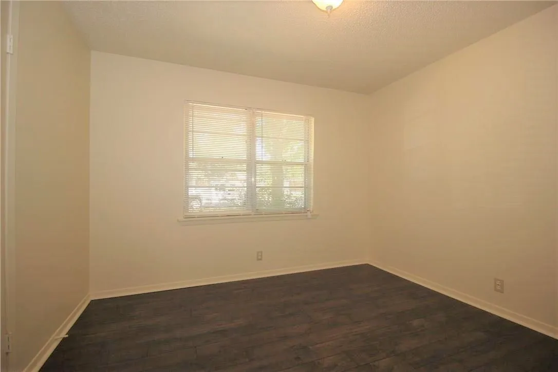 Single Family Residence For Sale in Grayson County , 2922 Stafford Drive, Denison, Texas 75020, 3 Bedroom, 2 Bathroom, 1 Garage spaces, 1,374 Sqft, built in 1965, mls#21362193, Real Estate Agent in Denison, Homes For Sale in Grayson county, Homes For Sale in Denison, Realtor in Denison Texas, Real Estate Brokerage Independent Realty Texas, Luminita Cordes Realtor