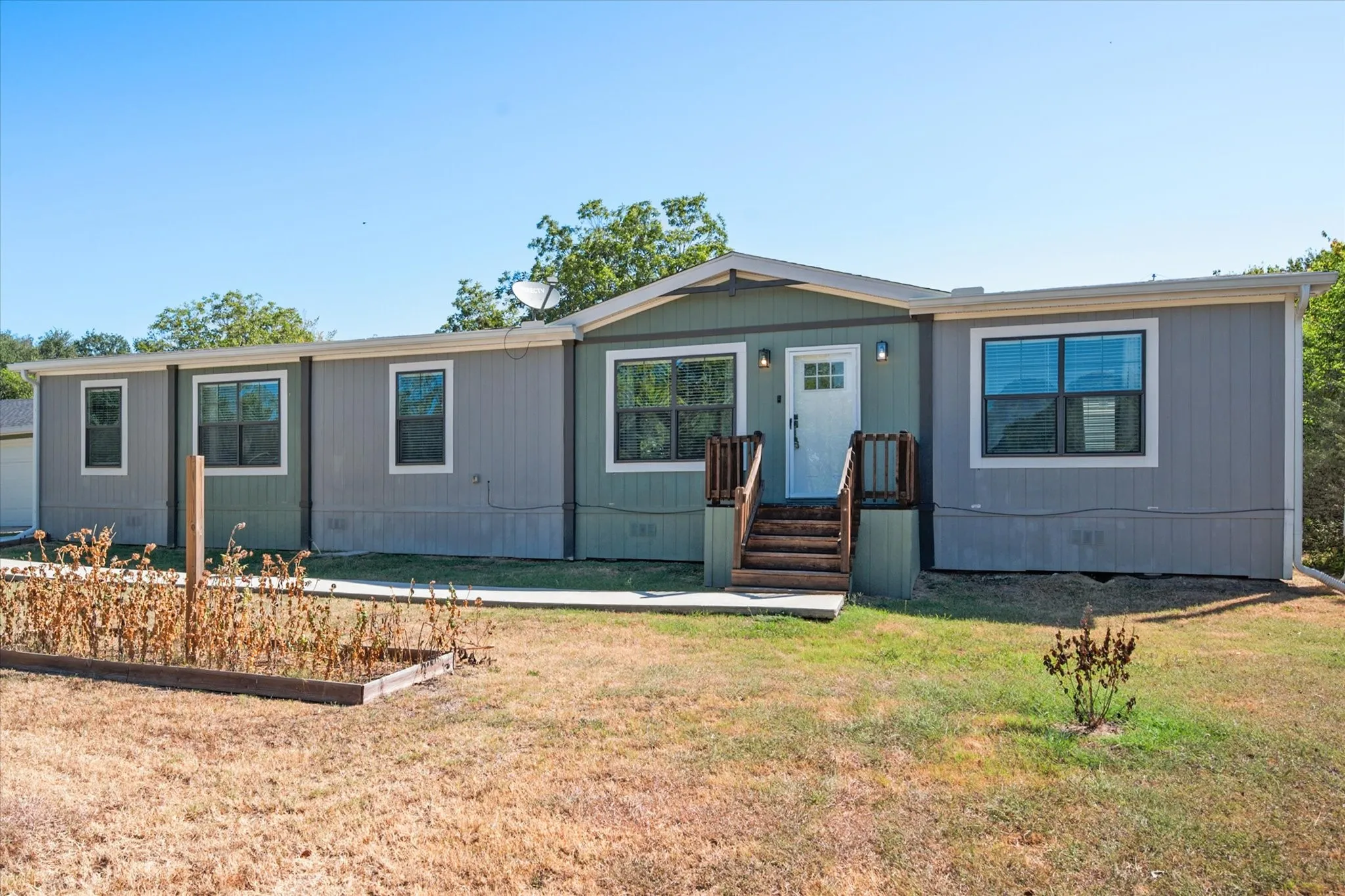 Mobile Home For Sale in Navarro County , 716 N Wright Avenue, Kerens, Texas 75144, 4 Bedroom, 2 Bathroom, 2 Garage spaces, 1,790 Sqft, built in 2022, mls#21328862, Real Estate Agent in Kerens, Homes For Sale in Navarro county, Homes For Sale in Kerens, Realtor in Kerens Texas, Real Estate Brokerage Independent Realty Texas, Luminita Cordes Realtor