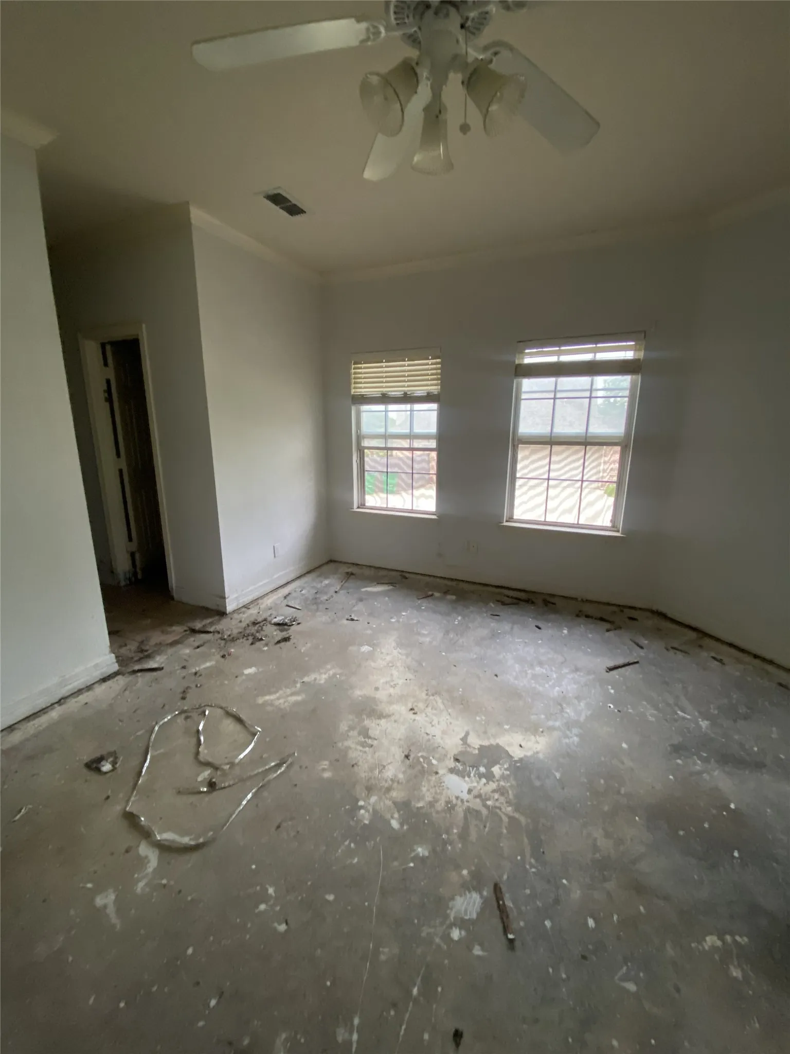 Single Family Residence For Sale in Wise County , 106 Aurora Vista Trail, Aurora, Texas 76078, 4 Bedroom, 4 Bathroom, 3 Garage spaces, 3,202 Sqft, built in 2000, mls#21362984, Real Estate Agent in Aurora, Homes For Sale in Wise county, Homes For Sale in Aurora, Realtor in Aurora Texas, Real Estate Brokerage Independent Realty Texas, Luminita Cordes Realtor