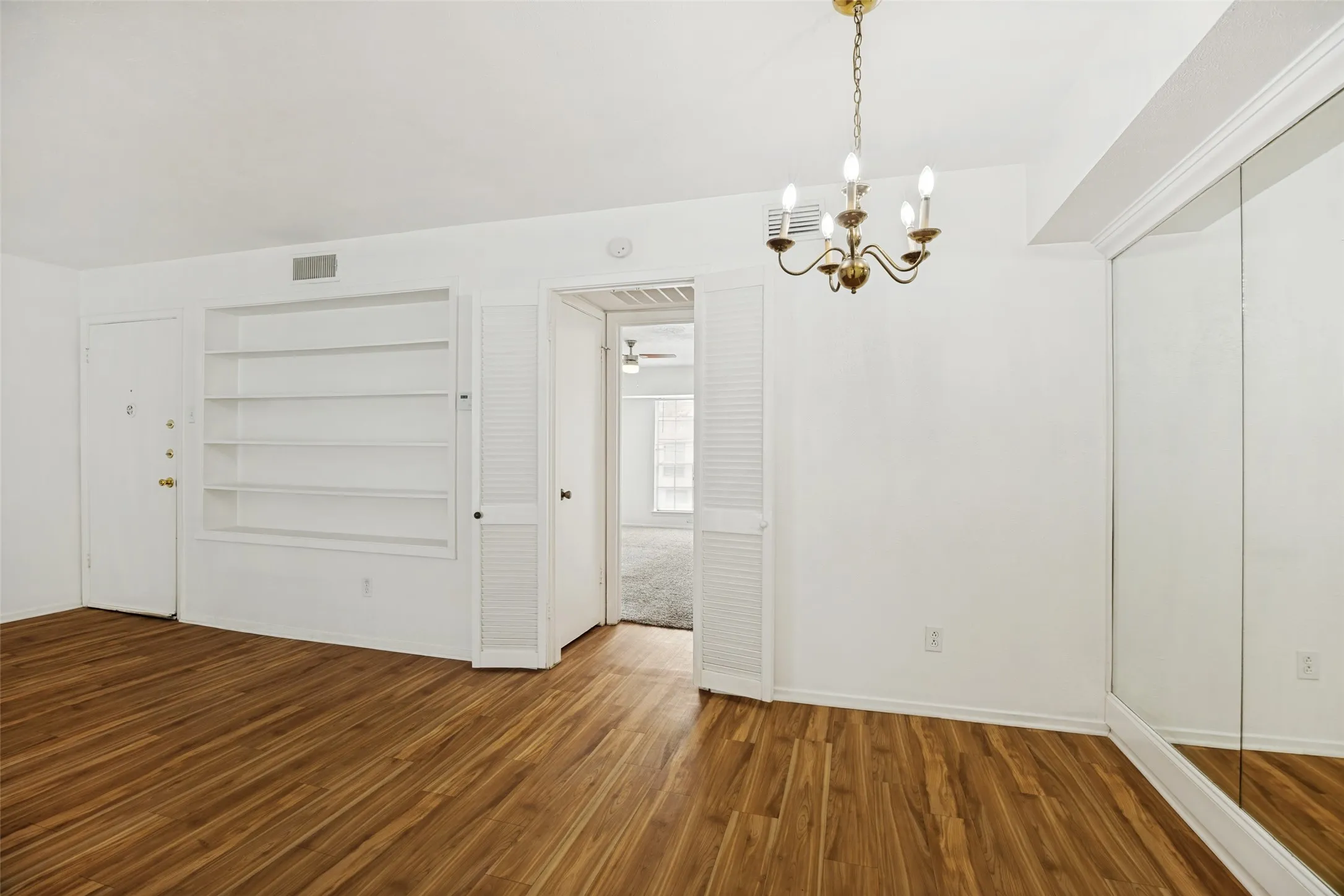 Condominium For Rent in Dallas County , 12888 Montfort Drive G-227, Dallas, Texas 75230, 1 Bedroom, 1 Bathroom, Garage spaces, 693 Sqft, built in 1968, mls#21363091, Real Estate Agent in Dallas, Homes For Rent in Dallas county, Homes For Rent in Dallas, Realtor in Dallas Texas, Real Estate Brokerage Independent Realty Texas, Luminita Cordes Realtor