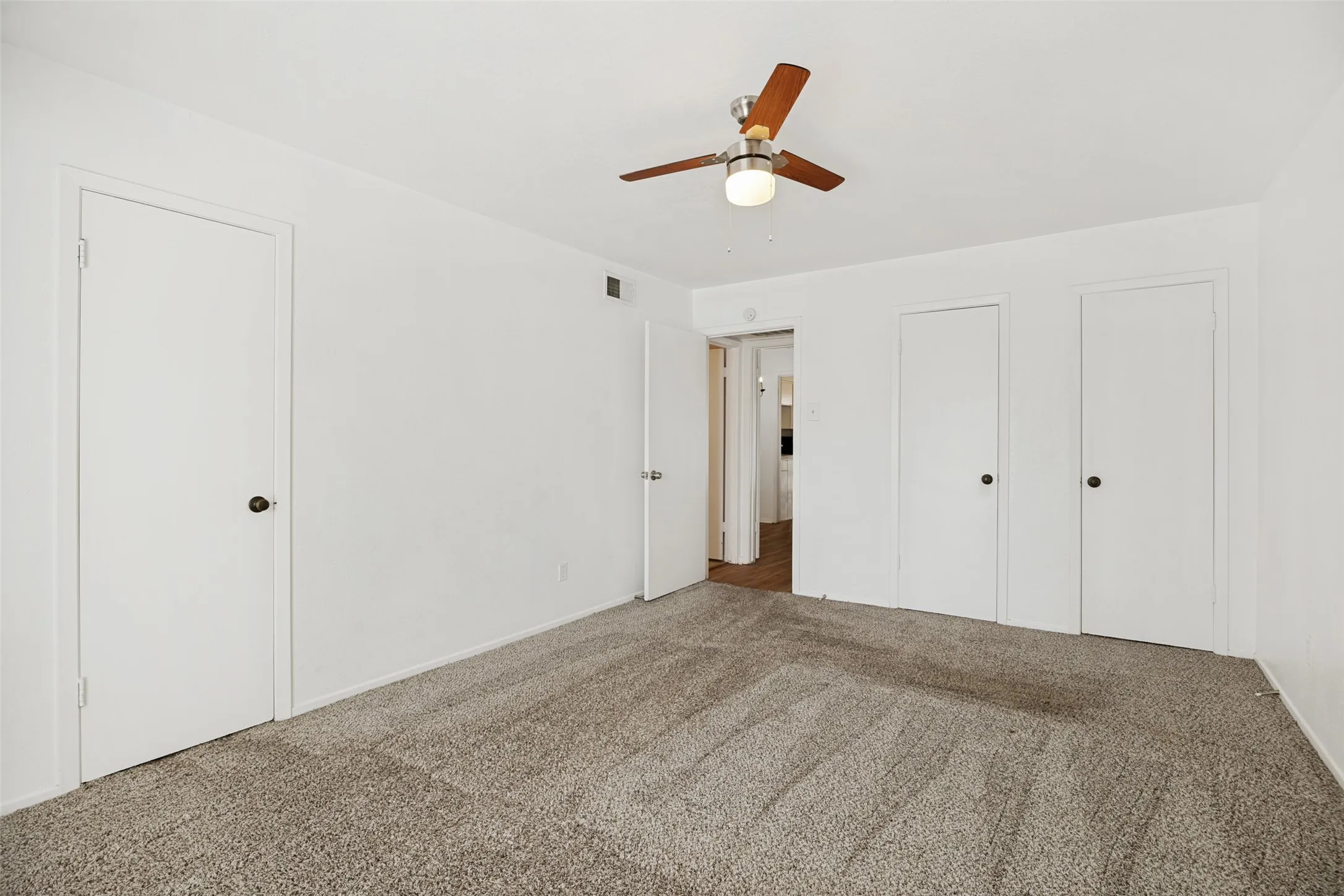 Condominium For Rent in Dallas County , 12888 Montfort Drive G-227, Dallas, Texas 75230, 1 Bedroom, 1 Bathroom, Garage spaces, 693 Sqft, built in 1968, mls#21363091, Real Estate Agent in Dallas, Homes For Rent in Dallas county, Homes For Rent in Dallas, Realtor in Dallas Texas, Real Estate Brokerage Independent Realty Texas, Luminita Cordes Realtor