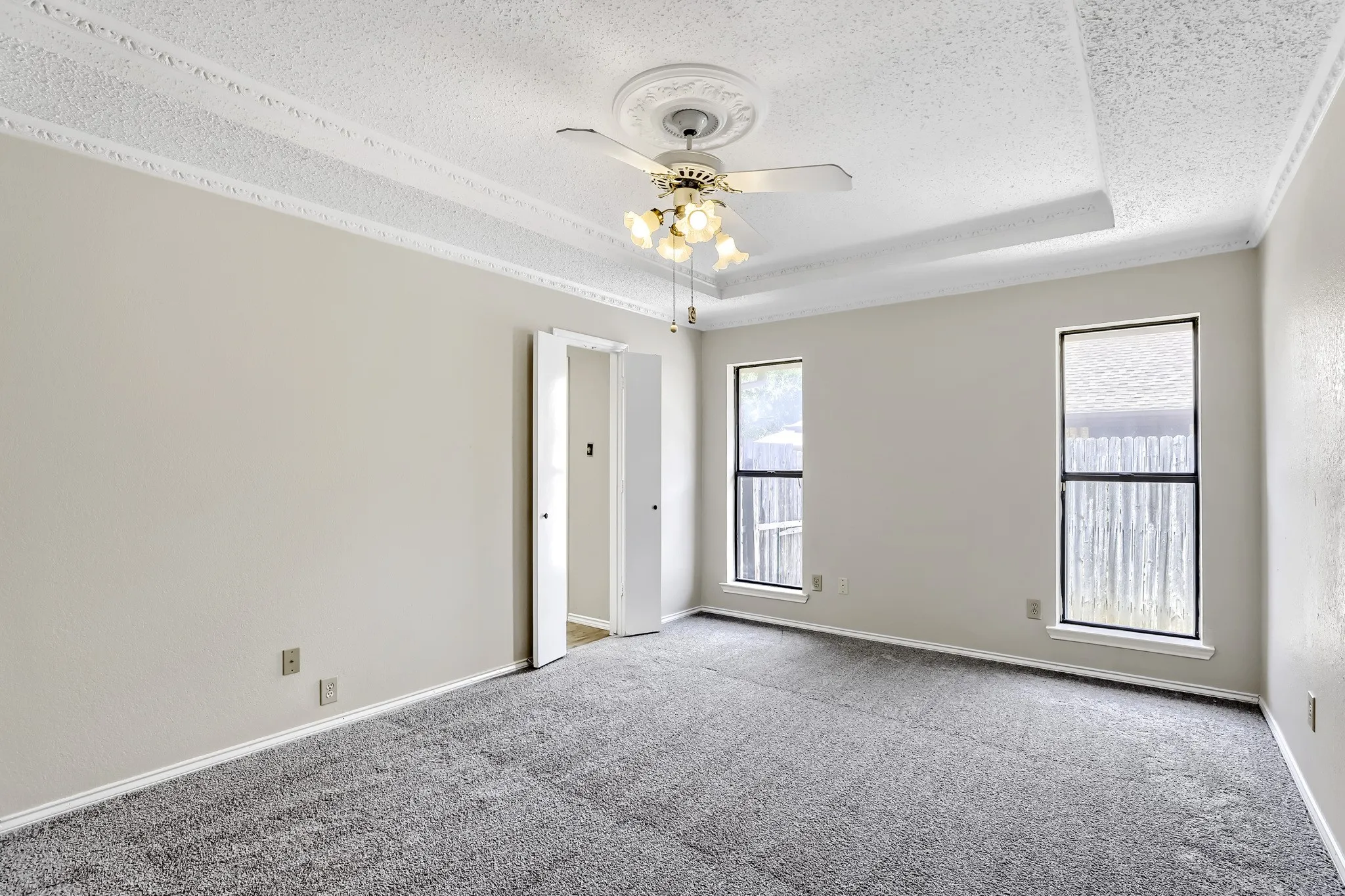 Single Family Residence For Sale in Denton County , 2212 Oak Bluff Drive, Flower Mound, Texas 75028, 3 Bedroom, 2 Bathroom, 2 Garage spaces, 1,681 Sqft, built in 1984, mls#21359493, Real Estate Agent in Flower Mound, Homes For Sale in Denton county, Homes For Sale in Flower Mound, Realtor in Flower Mound Texas, Real Estate Brokerage Independent Realty Texas, Luminita Cordes Realtor