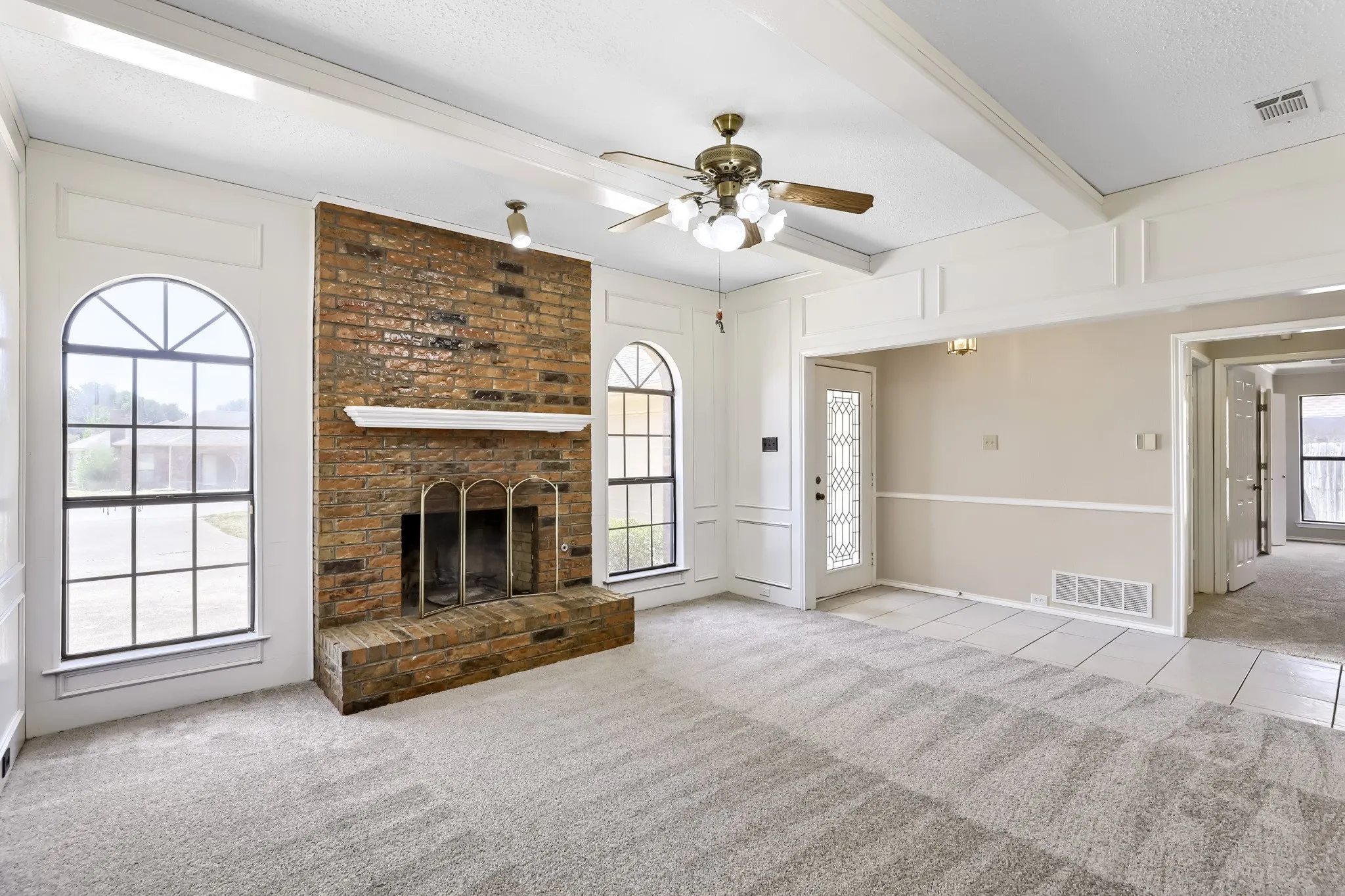 Single Family Residence For Sale in Denton County , 2212 Oak Bluff Drive, Flower Mound, Texas 75028, 3 Bedroom, 2 Bathroom, 2 Garage spaces, 1,681 Sqft, built in 1984, mls#21359493, Real Estate Agent in Flower Mound, Homes For Sale in Denton county, Homes For Sale in Flower Mound, Realtor in Flower Mound Texas, Real Estate Brokerage Independent Realty Texas, Luminita Cordes Realtor