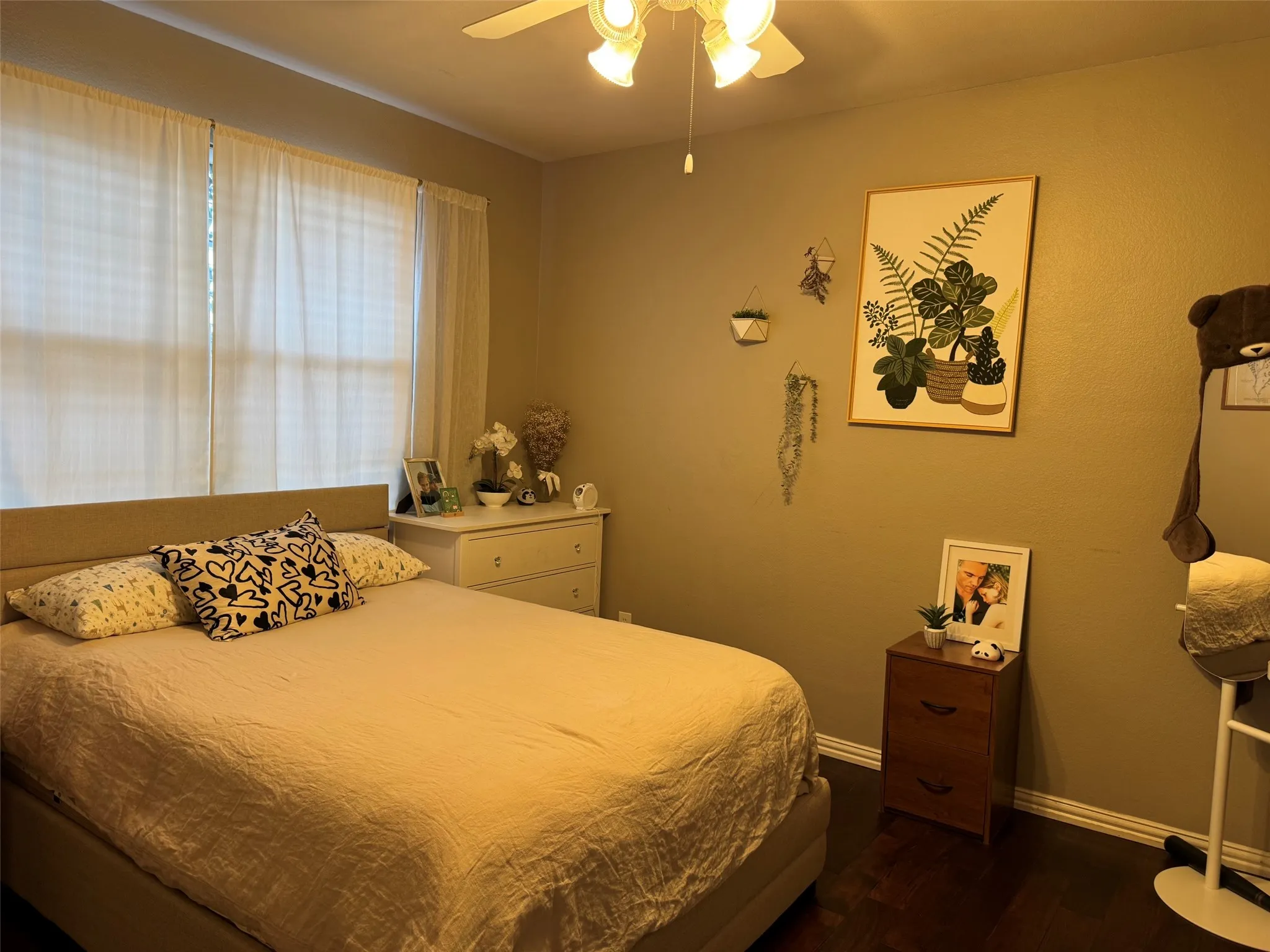 Second bedroom