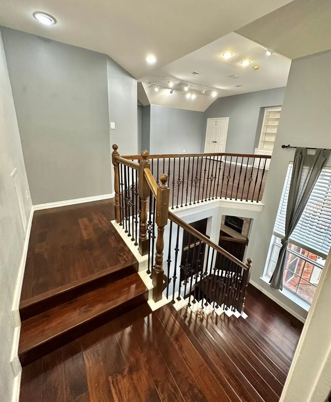 Single Family Residence For Rent in Dallas County , 220 Redwood Drive, Coppell, Texas 75019, 4 Bedroom, 4 Bathroom, 2 Garage spaces, 3,400 Sqft, built in 1993, mls#21361428, Real Estate Agent in Coppell, Homes For Rent in Dallas county, Homes For Rent in Coppell, Realtor in Coppell Texas, Real Estate Brokerage Independent Realty Texas, Luminita Cordes Realtor