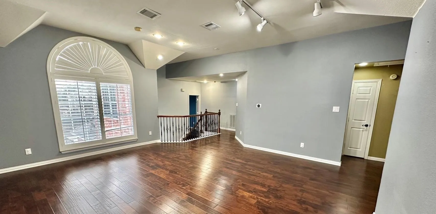 Single Family Residence For Rent in Dallas County , 220 Redwood Drive, Coppell, Texas 75019, 4 Bedroom, 4 Bathroom, 2 Garage spaces, 3,400 Sqft, built in 1993, mls#21361428, Real Estate Agent in Coppell, Homes For Rent in Dallas county, Homes For Rent in Coppell, Realtor in Coppell Texas, Real Estate Brokerage Independent Realty Texas, Luminita Cordes Realtor