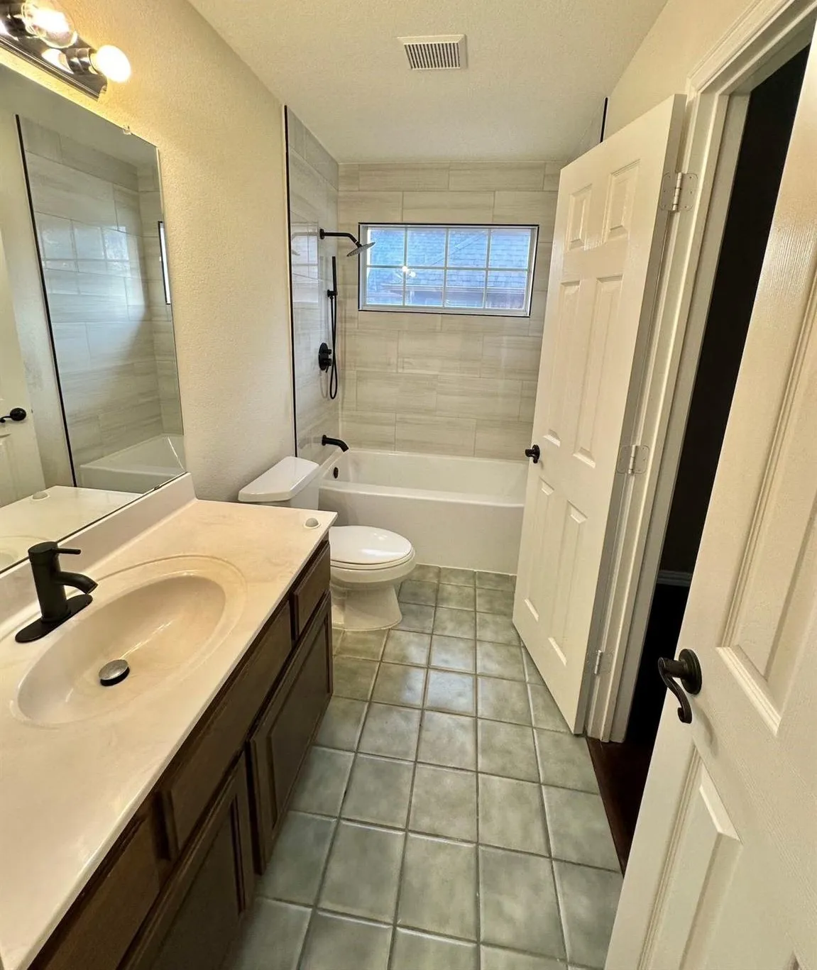 Single Family Residence For Rent in Dallas County , 220 Redwood Drive, Coppell, Texas 75019, 4 Bedroom, 4 Bathroom, 2 Garage spaces, 3,400 Sqft, built in 1993, mls#21361428, Real Estate Agent in Coppell, Homes For Rent in Dallas county, Homes For Rent in Coppell, Realtor in Coppell Texas, Real Estate Brokerage Independent Realty Texas, Luminita Cordes Realtor