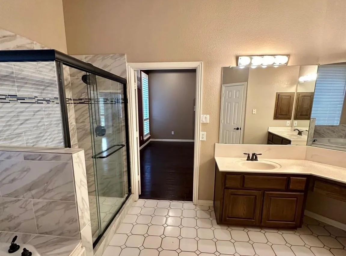 Single Family Residence For Rent in Dallas County , 220 Redwood Drive, Coppell, Texas 75019, 4 Bedroom, 4 Bathroom, 2 Garage spaces, 3,400 Sqft, built in 1993, mls#21361428, Real Estate Agent in Coppell, Homes For Rent in Dallas county, Homes For Rent in Coppell, Realtor in Coppell Texas, Real Estate Brokerage Independent Realty Texas, Luminita Cordes Realtor