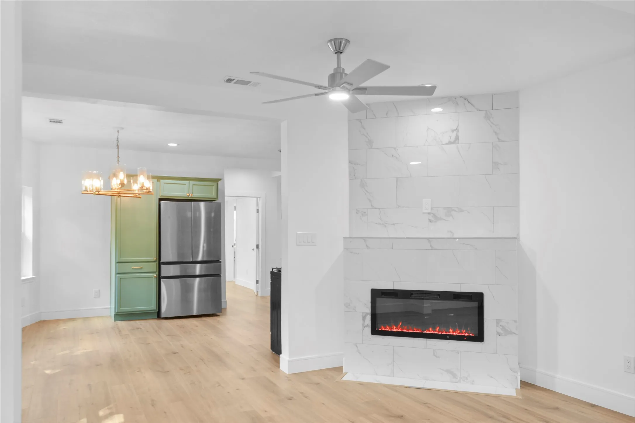 Single Family Residence For Sale in Dallas County , 3400 Spence Street, Dallas, Texas 75215, 3 Bedroom, 2 Bathroom, Garage spaces, 1,377 Sqft, built in 1910, mls#21363025, Real Estate Agent in Dallas, Homes For Sale in Dallas county, Homes For Sale in Dallas, Realtor in Dallas Texas, Real Estate Brokerage Independent Realty Texas, Luminita Cordes Realtor