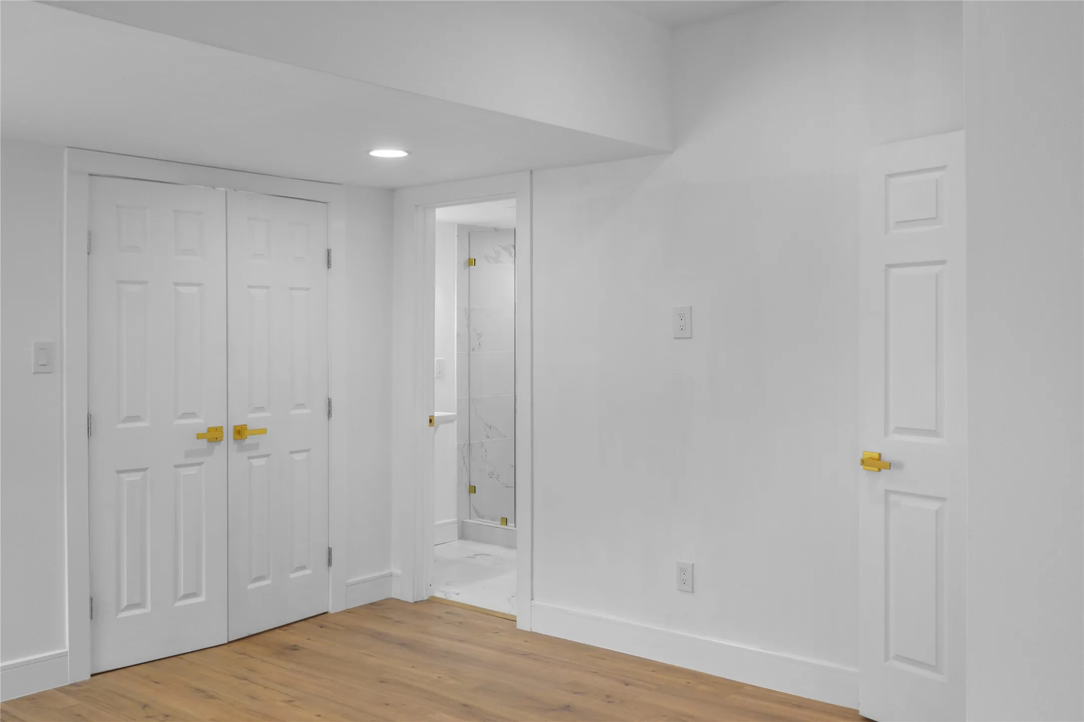 Single Family Residence For Sale in Dallas County , 3400 Spence Street, Dallas, Texas 75215, 3 Bedroom, 2 Bathroom, Garage spaces, 1,377 Sqft, built in 1910, mls#21363025, Real Estate Agent in Dallas, Homes For Sale in Dallas county, Homes For Sale in Dallas, Realtor in Dallas Texas, Real Estate Brokerage Independent Realty Texas, Luminita Cordes Realtor