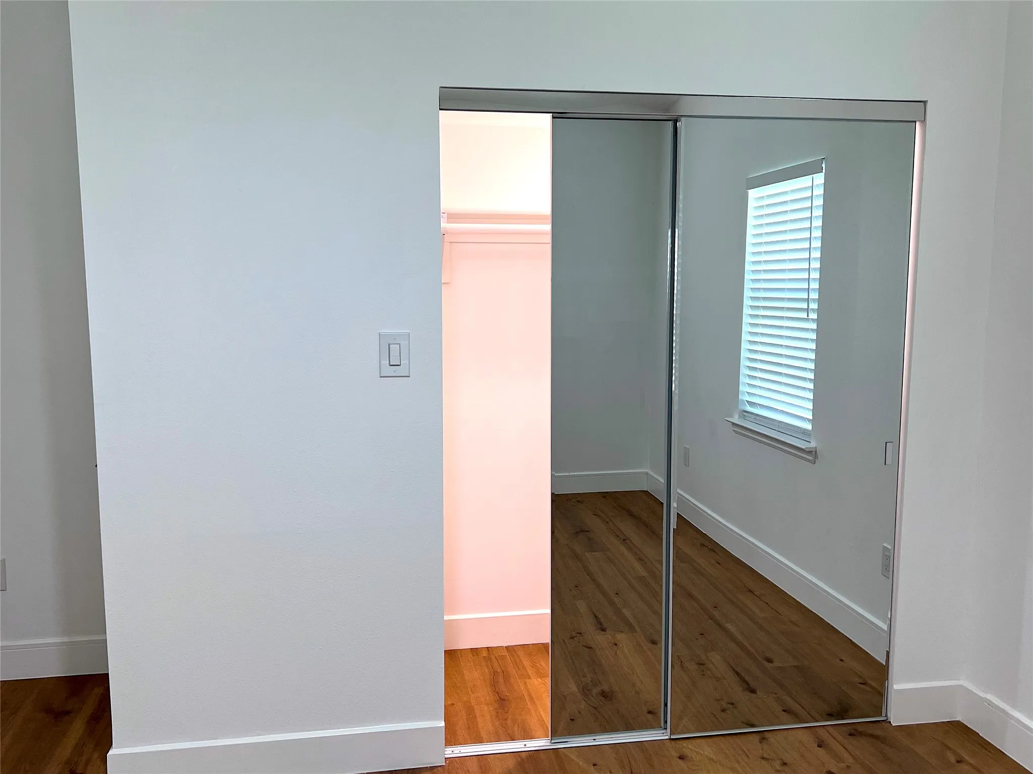 Single Family Residence For Sale in Dallas County , 3400 Spence Street, Dallas, Texas 75215, 3 Bedroom, 2 Bathroom, Garage spaces, 1,377 Sqft, built in 1910, mls#21363025, Real Estate Agent in Dallas, Homes For Sale in Dallas county, Homes For Sale in Dallas, Realtor in Dallas Texas, Real Estate Brokerage Independent Realty Texas, Luminita Cordes Realtor