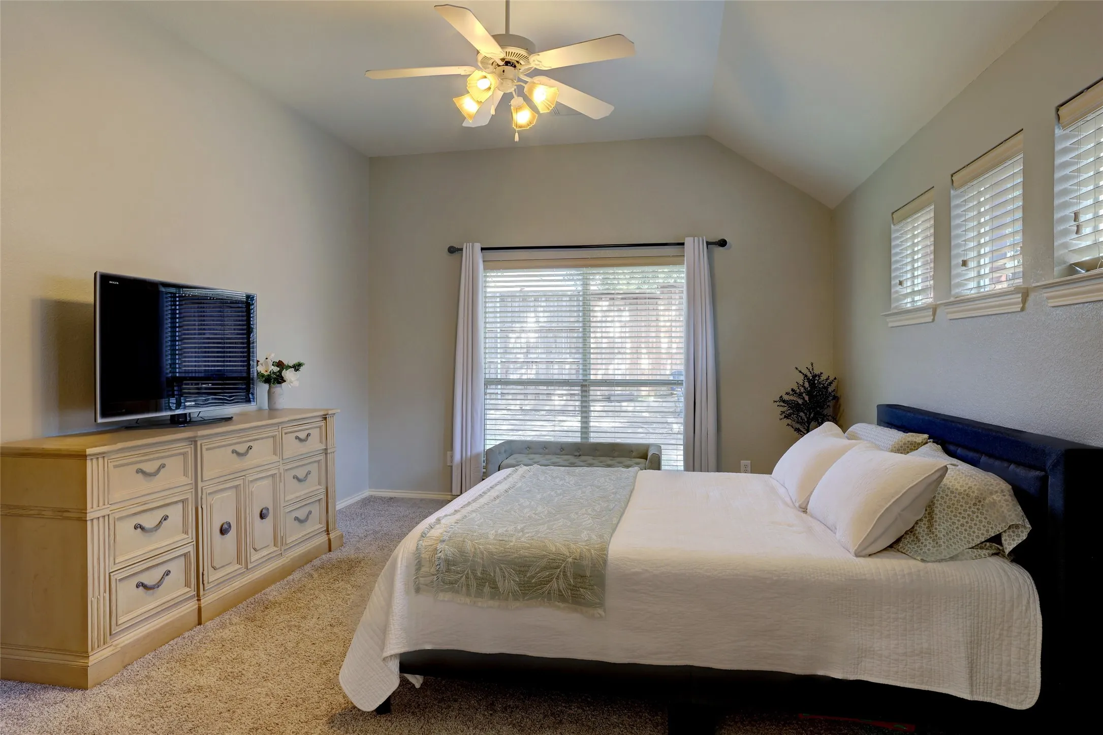 Single Family Residence For Sale in Collin County , 4500 Maidstone Way, Mc Kinney, Texas 75070, 4 Bedroom, 3 Bathroom, 2 Garage spaces, 2,303 Sqft, built in 2003, mls#21357021, Real Estate Agent in Mc Kinney, Homes For Sale in Collin county, Homes For Sale in Mc Kinney, Realtor in Mc Kinney Texas, Real Estate Brokerage Independent Realty Texas, Luminita Cordes Realtor