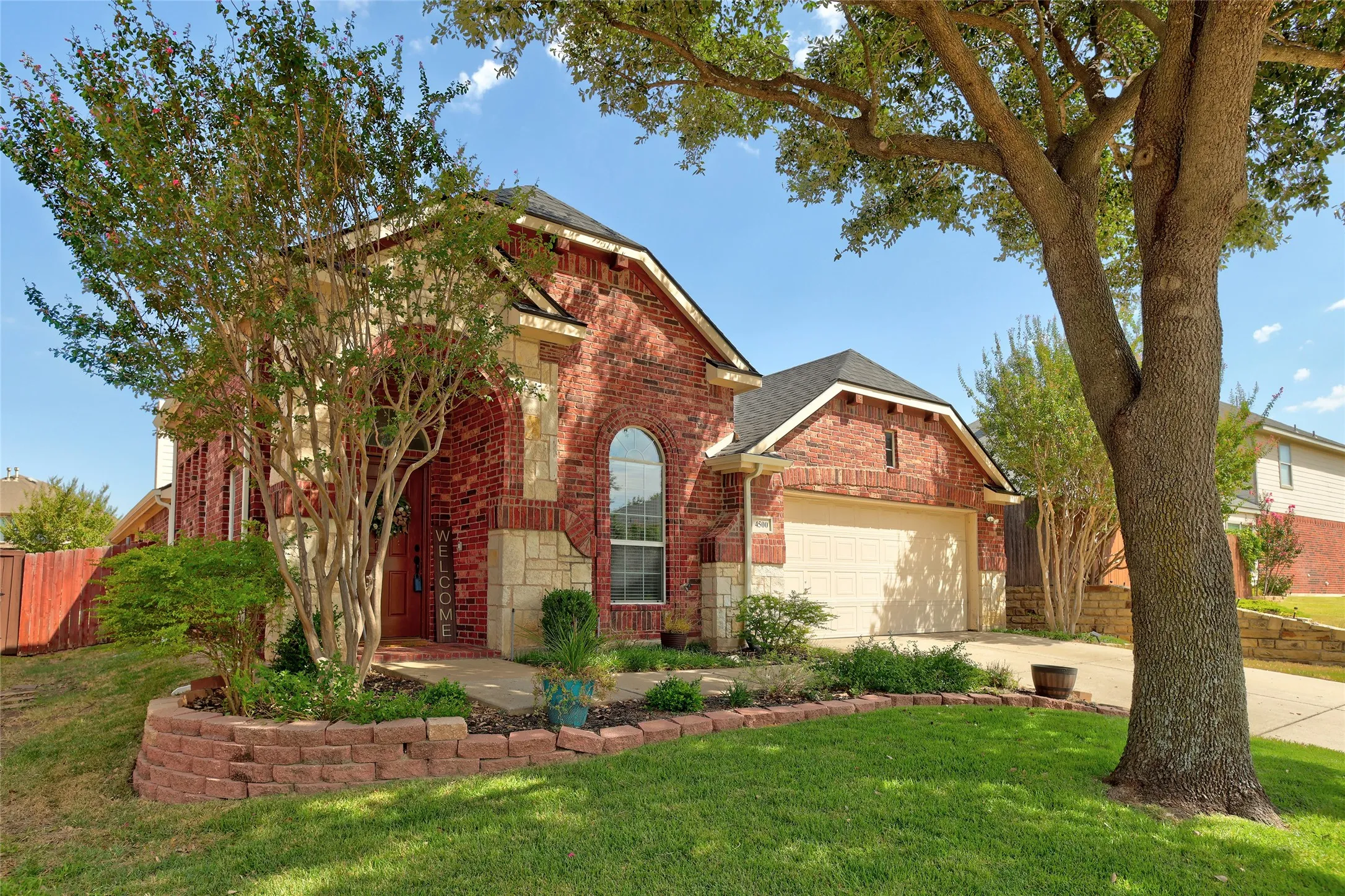 Single Family Residence For Sale in Collin County , 4500 Maidstone Way, Mc Kinney, Texas 75070, 4 Bedroom, 3 Bathroom, 2 Garage spaces, 2,303 Sqft, built in 2003, mls#21357021, Real Estate Agent in Mc Kinney, Homes For Sale in Collin county, Homes For Sale in Mc Kinney, Realtor in Mc Kinney Texas, Real Estate Brokerage Independent Realty Texas, Luminita Cordes Realtor