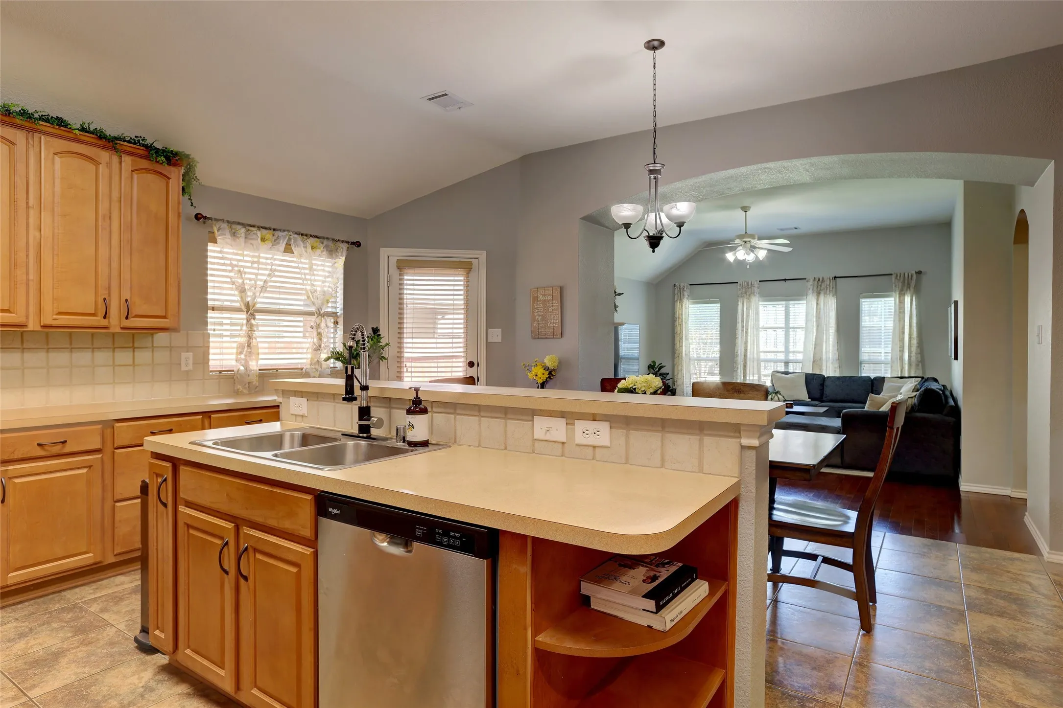 Single Family Residence For Sale in Collin County , 4500 Maidstone Way, Mc Kinney, Texas 75070, 4 Bedroom, 3 Bathroom, 2 Garage spaces, 2,303 Sqft, built in 2003, mls#21357021, Real Estate Agent in Mc Kinney, Homes For Sale in Collin county, Homes For Sale in Mc Kinney, Realtor in Mc Kinney Texas, Real Estate Brokerage Independent Realty Texas, Luminita Cordes Realtor