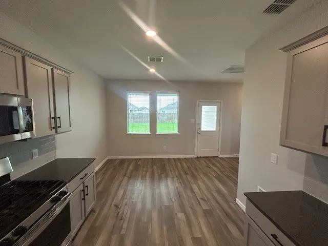 Single Family Residence For Rent in Collin County , 1509 Helmoken Falls Drive, Anna, Texas 75409, 3 Bedroom, 2 Bathroom, 2 Garage spaces, 1,438 Sqft, built in 2021, mls#21363055, Real Estate Agent in Anna, Homes For Rent in Collin county, Homes For Rent in Anna, Realtor in Anna Texas, Real Estate Brokerage Independent Realty Texas, Luminita Cordes Realtor