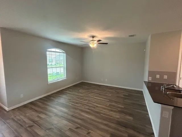 Single Family Residence For Rent in Collin County , 1509 Helmoken Falls Drive, Anna, Texas 75409, 3 Bedroom, 2 Bathroom, 2 Garage spaces, 1,438 Sqft, built in 2021, mls#21363055, Real Estate Agent in Anna, Homes For Rent in Collin county, Homes For Rent in Anna, Realtor in Anna Texas, Real Estate Brokerage Independent Realty Texas, Luminita Cordes Realtor