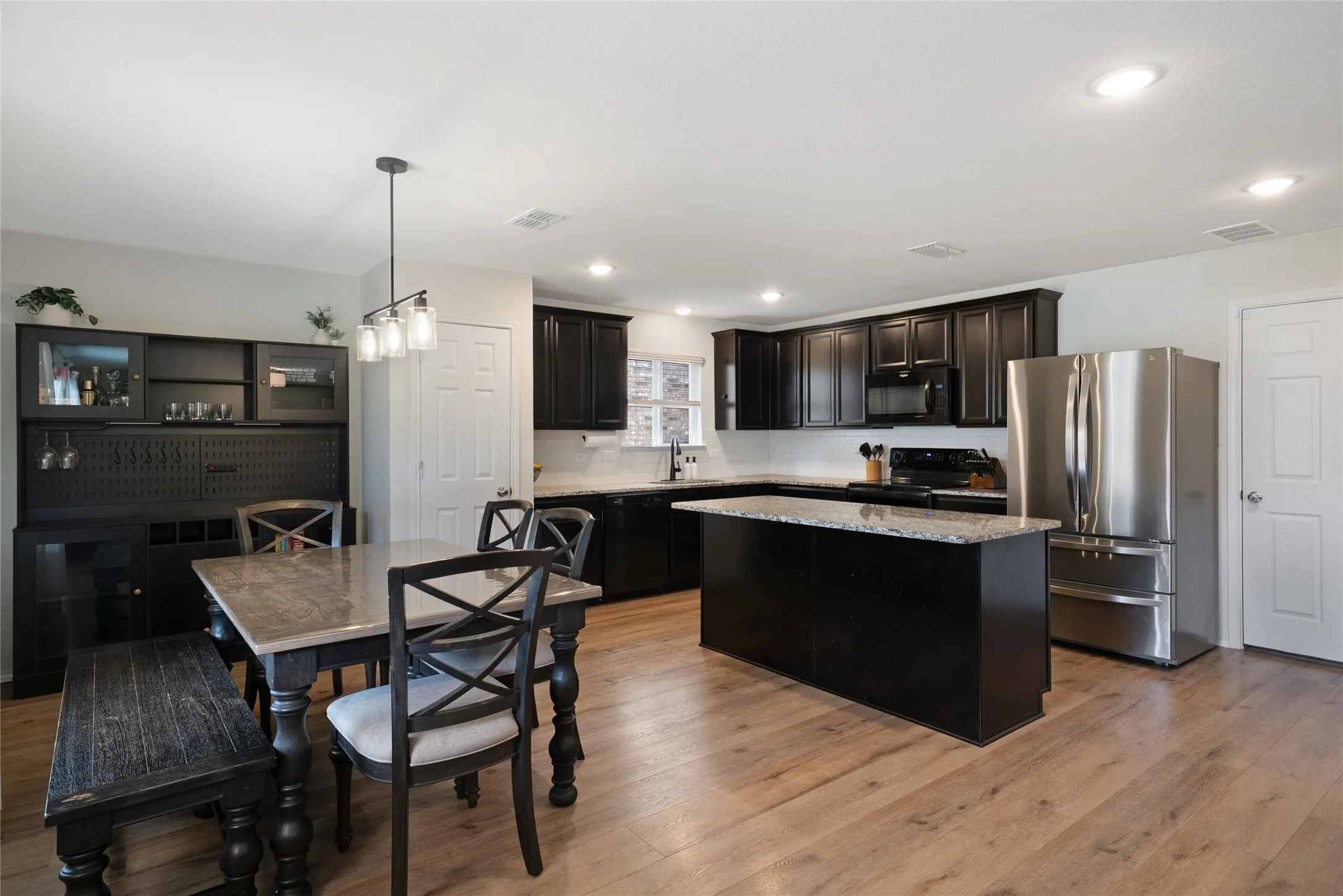 Single Family Residence For Sale in Denton County , 1308 Trace Drive, Aubrey, Texas 76227, 4 Bedroom, 3 Bathroom, 2 Garage spaces, 2,089 Sqft, built in 2020, mls#21362923, Real Estate Agent in Aubrey, Homes For Sale in Denton county, Homes For Sale in Aubrey, Realtor in Aubrey Texas, Real Estate Brokerage Independent Realty Texas, Luminita Cordes Realtor