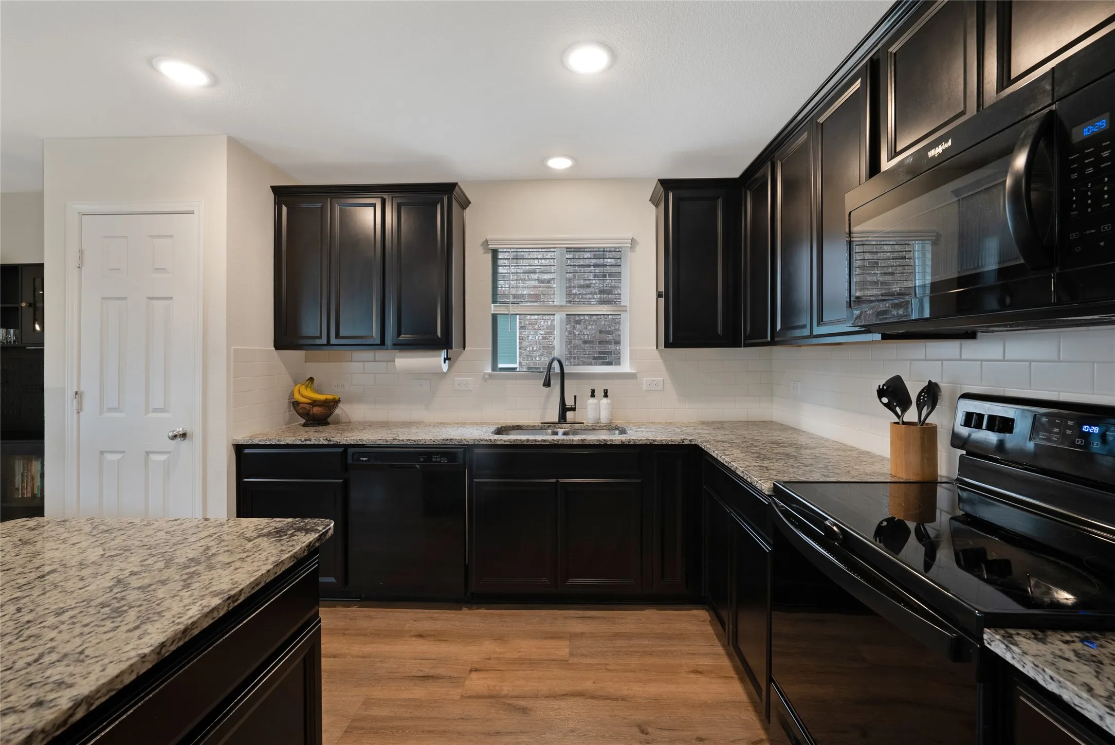 Single Family Residence For Sale in Denton County , 1308 Trace Drive, Aubrey, Texas 76227, 4 Bedroom, 3 Bathroom, 2 Garage spaces, 2,089 Sqft, built in 2020, mls#21362923, Real Estate Agent in Aubrey, Homes For Sale in Denton county, Homes For Sale in Aubrey, Realtor in Aubrey Texas, Real Estate Brokerage Independent Realty Texas, Luminita Cordes Realtor