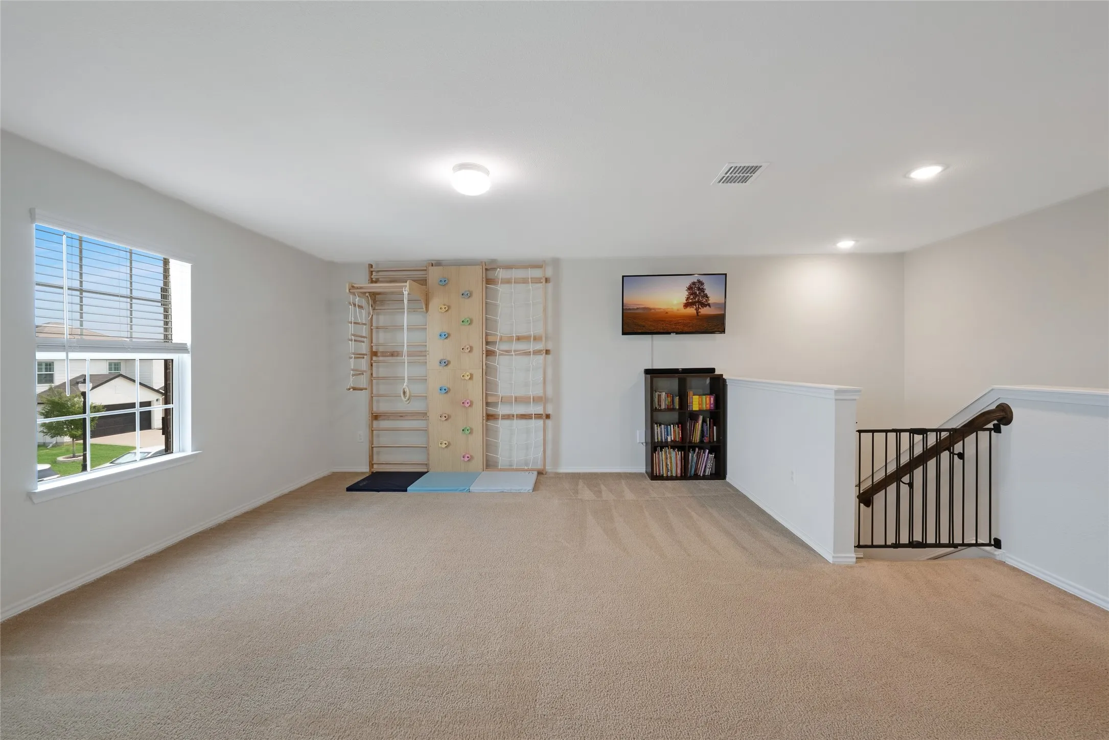 Single Family Residence For Sale in Denton County , 1308 Trace Drive, Aubrey, Texas 76227, 4 Bedroom, 3 Bathroom, 2 Garage spaces, 2,089 Sqft, built in 2020, mls#21362923, Real Estate Agent in Aubrey, Homes For Sale in Denton county, Homes For Sale in Aubrey, Realtor in Aubrey Texas, Real Estate Brokerage Independent Realty Texas, Luminita Cordes Realtor
