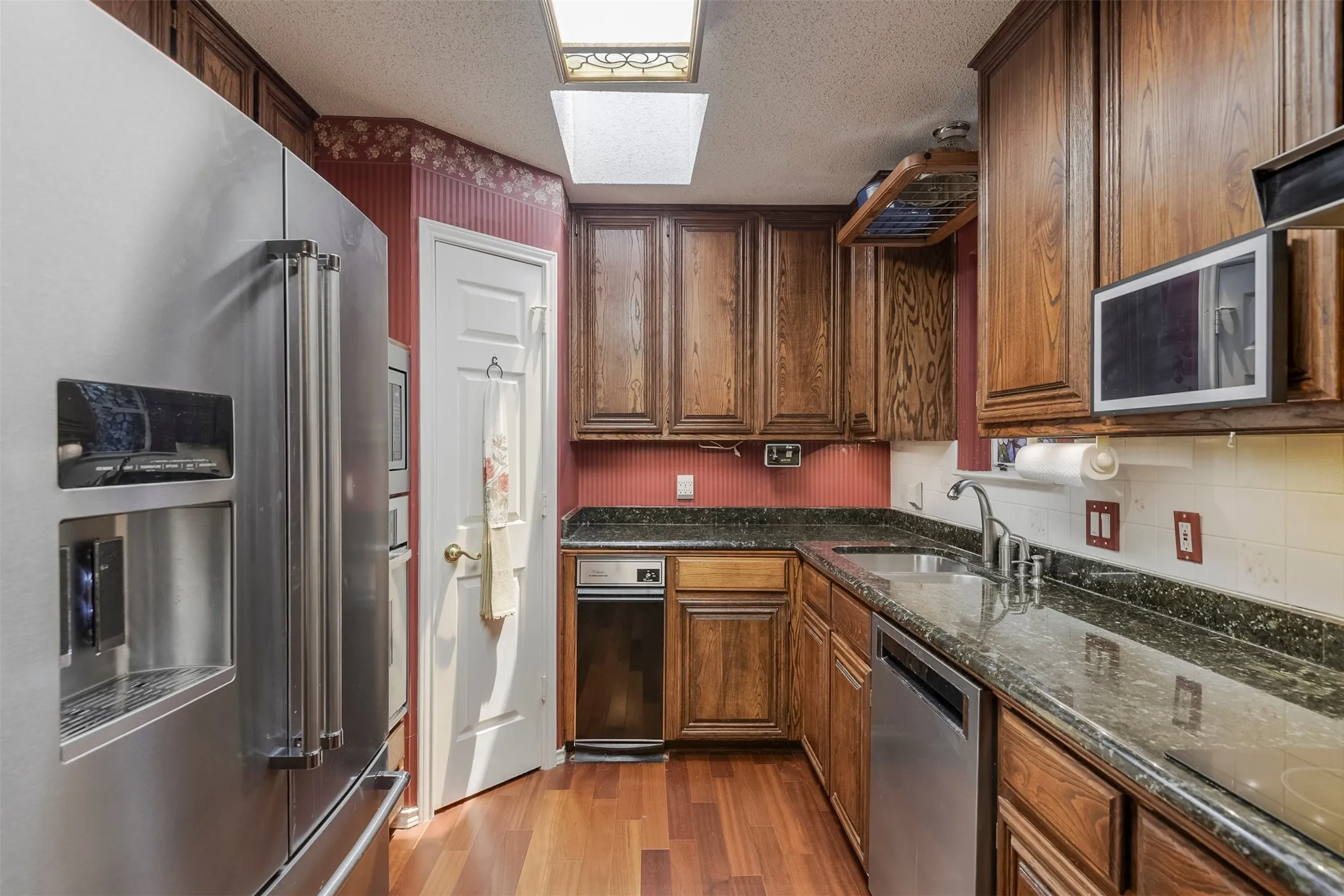 Single Family Residence For Sale in Tarrant County , 4908 Arborgate Drive, Arlington, Texas 76017, 3 Bedroom, 2 Bathroom, 2 Garage spaces, 1,800 Sqft, built in 1988, mls#21351593, Real Estate Agent in Arlington, Homes For Sale in Tarrant county, Homes For Sale in Arlington, Realtor in Arlington Texas, Real Estate Brokerage Independent Realty Texas, Luminita Cordes Realtor