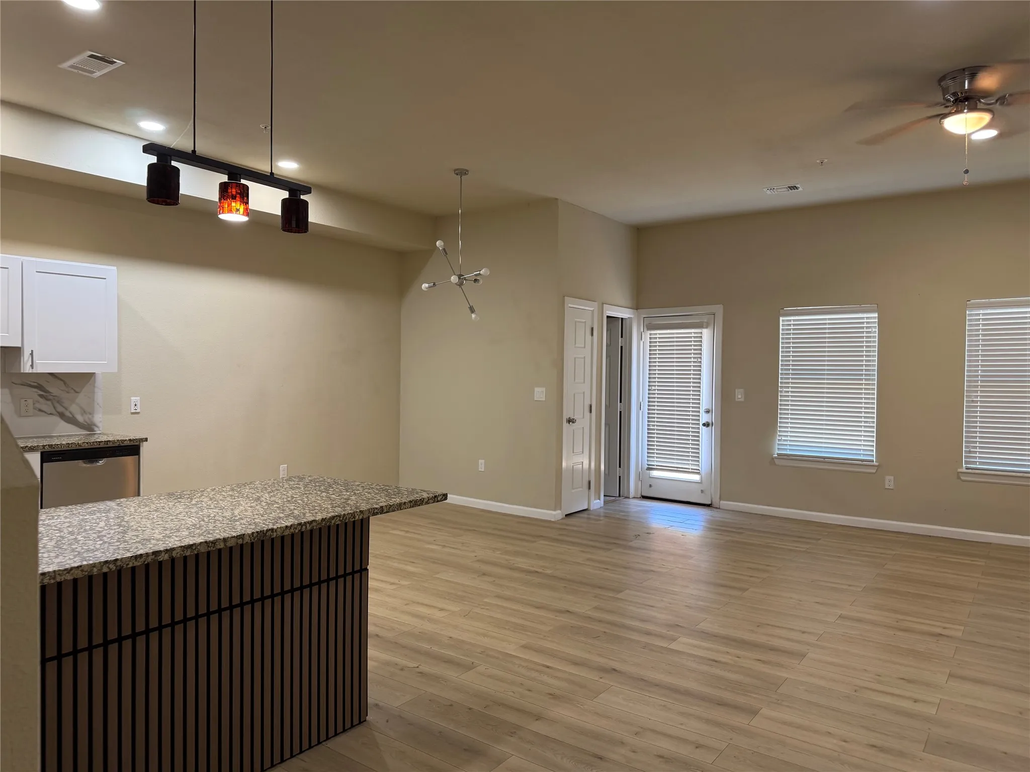 Townhouse For Rent in Dallas County , 226 Heritage Court, Seagoville, Texas 75159, 3 Bedroom, 3 Bathroom, 2 Garage spaces, 1,640 Sqft, built in 2021, mls#21362409, Real Estate Agent in Seagoville, Homes For Rent in Dallas county, Homes For Rent in Seagoville, Realtor in Seagoville Texas, Real Estate Brokerage Independent Realty Texas, Luminita Cordes Realtor