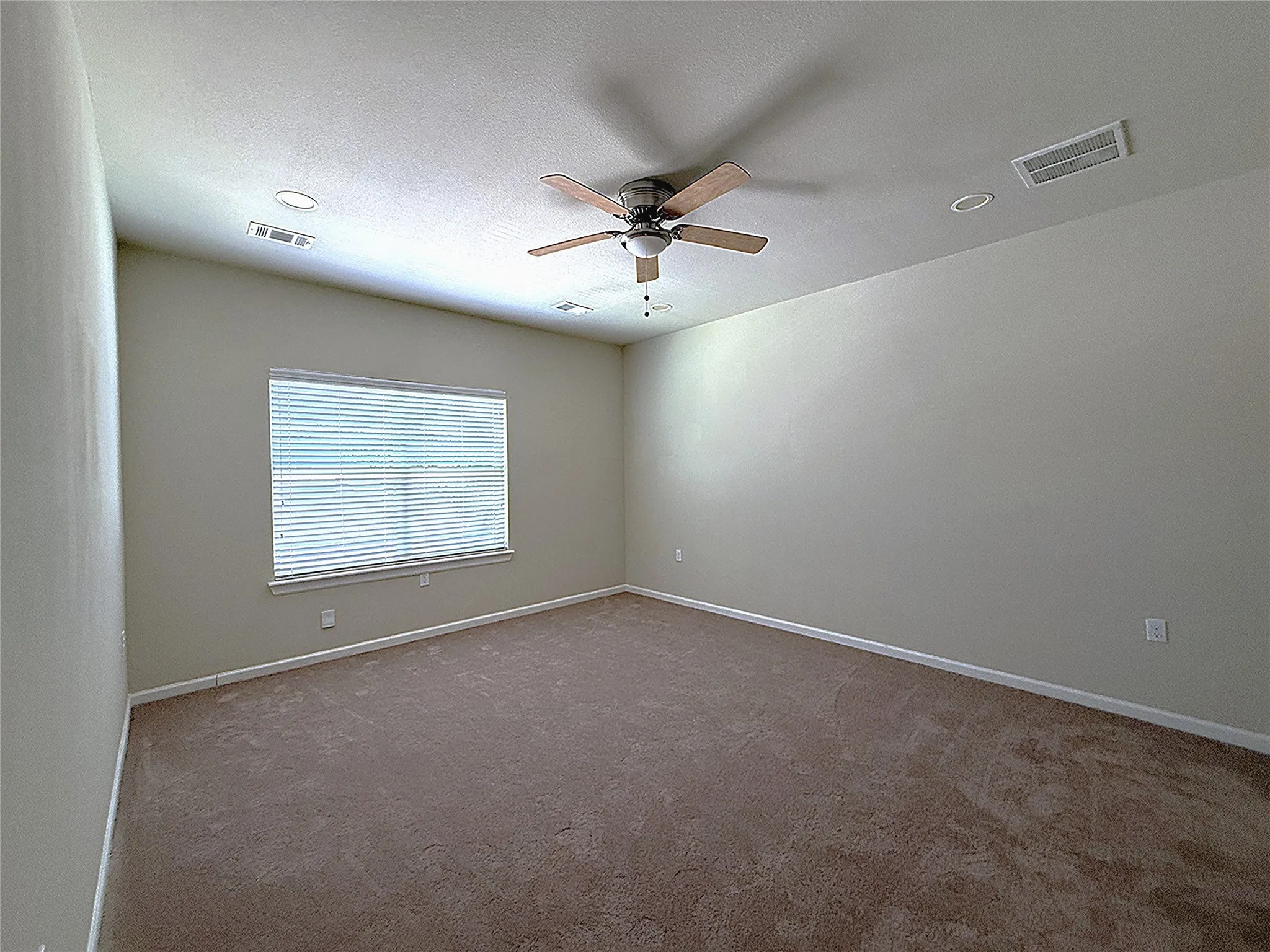 Townhouse For Rent in Dallas County , 226 Heritage Court, Seagoville, Texas 75159, 3 Bedroom, 3 Bathroom, 2 Garage spaces, 1,640 Sqft, built in 2021, mls#21362409, Real Estate Agent in Seagoville, Homes For Rent in Dallas county, Homes For Rent in Seagoville, Realtor in Seagoville Texas, Real Estate Brokerage Independent Realty Texas, Luminita Cordes Realtor