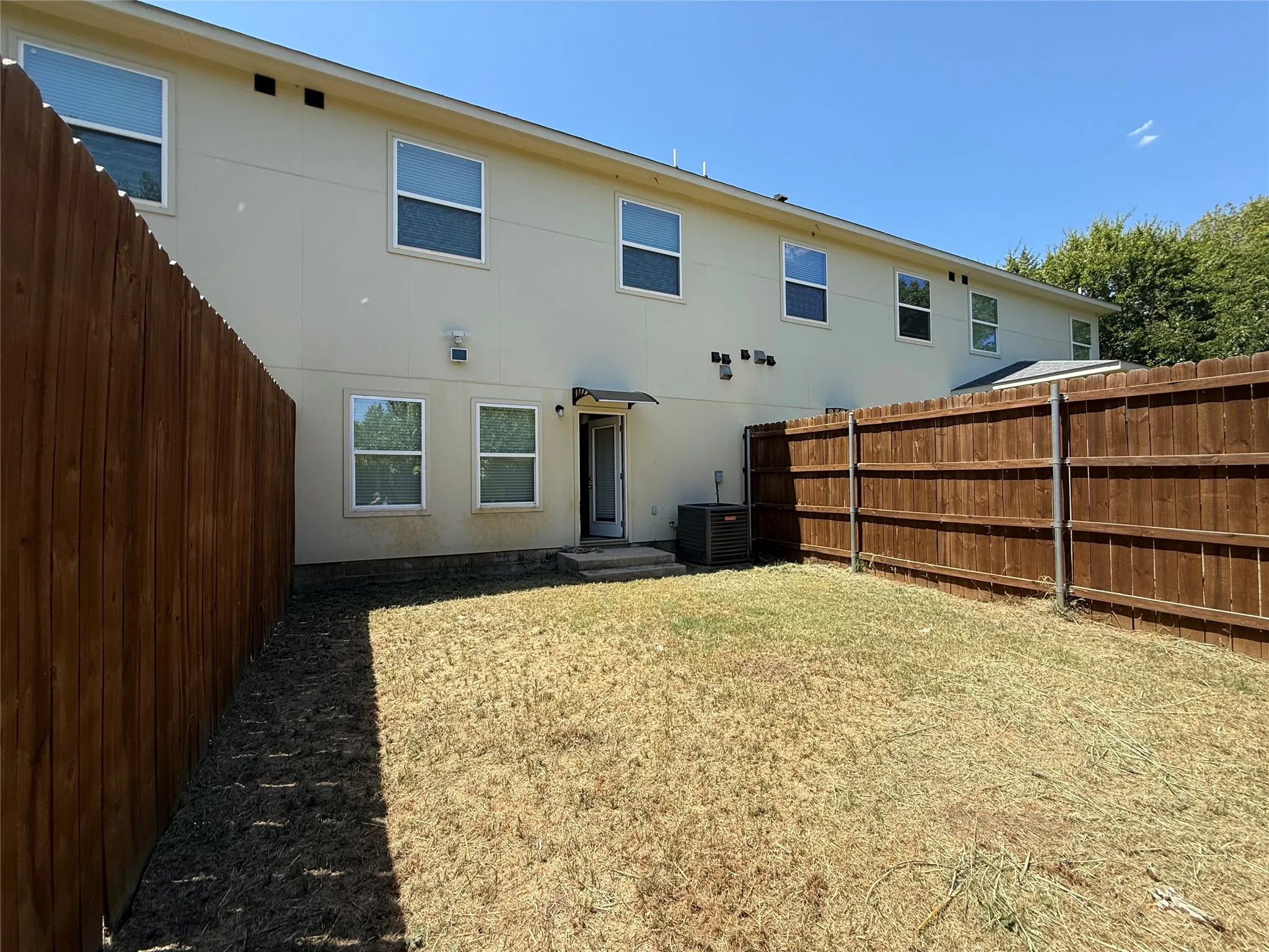 Townhouse For Rent in Dallas County , 226 Heritage Court, Seagoville, Texas 75159, 3 Bedroom, 3 Bathroom, 2 Garage spaces, 1,640 Sqft, built in 2021, mls#21362409, Real Estate Agent in Seagoville, Homes For Rent in Dallas county, Homes For Rent in Seagoville, Realtor in Seagoville Texas, Real Estate Brokerage Independent Realty Texas, Luminita Cordes Realtor