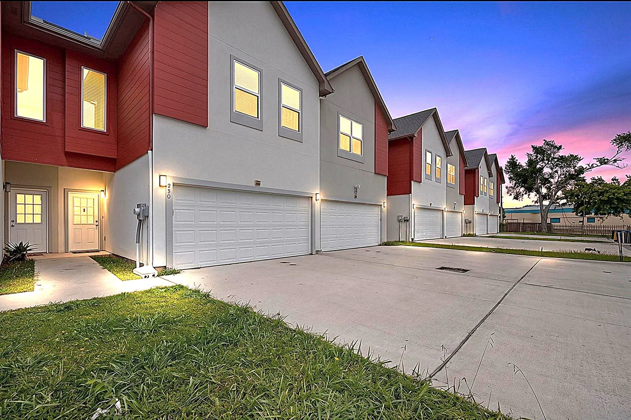 Townhouse For Rent in Dallas County , 226 Heritage Court, Seagoville, Texas 75159, 3 Bedroom, 3 Bathroom, 2 Garage spaces, 1,640 Sqft, built in 2021, mls#21362409, Real Estate Agent in Seagoville, Homes For Rent in Dallas county, Homes For Rent in Seagoville, Realtor in Seagoville Texas, Real Estate Brokerage Independent Realty Texas, Luminita Cordes Realtor