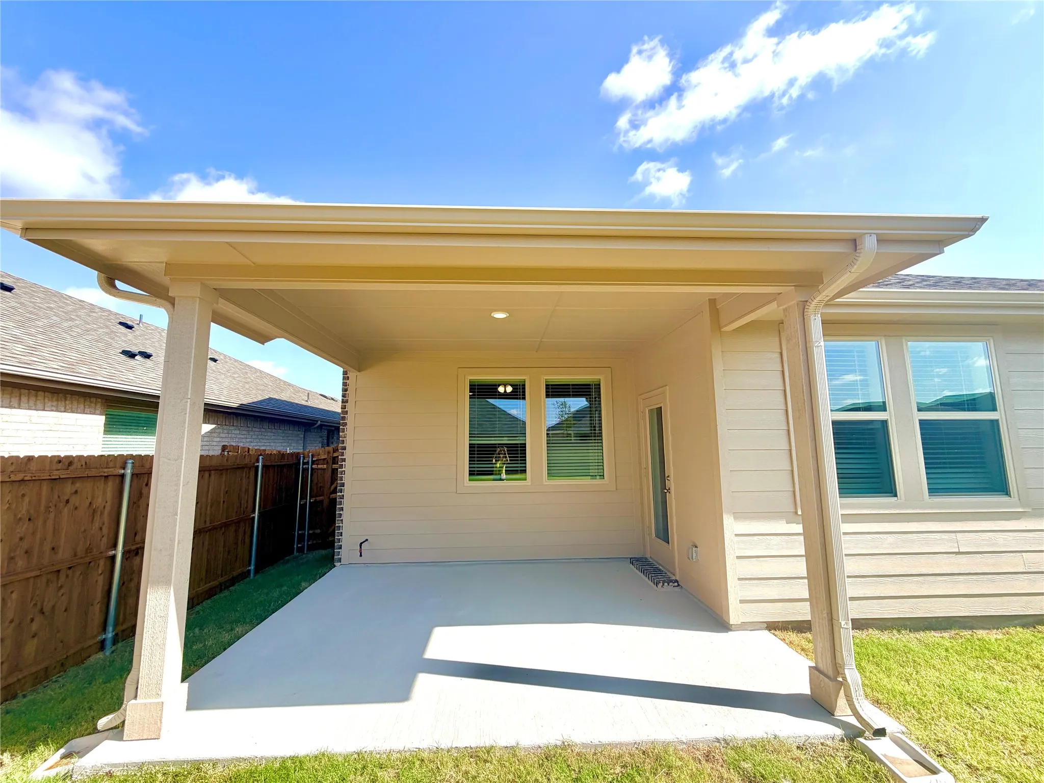 Single Family Residence For Rent in Rockwall County , 1609 Gulin, Royse City, Texas 75189, 5 Bedroom, 3 Bathroom, 2 Garage spaces, 2,845 Sqft, built in 2026, mls#21363020, Real Estate Agent in Royse City, Homes For Rent in Rockwall county, Homes For Rent in Royse City, Realtor in Royse City Texas, Real Estate Brokerage Independent Realty Texas, Luminita Cordes Realtor
