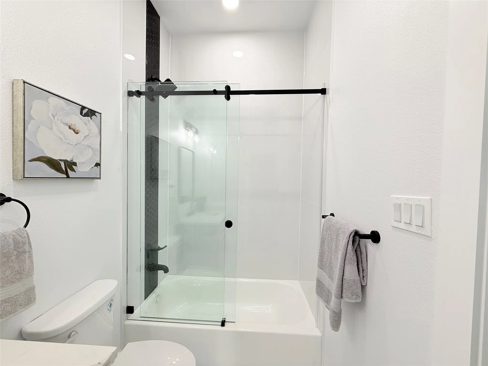 Single Family Residence For Rent in Dallas County , 1505 Fordham Road, Dallas, Texas 75216, 3 Bedroom, 3 Bathroom, 2 Garage spaces, 2,122 Sqft, built in 2025, Price $2,695, mls#21357280, Real Estate Agent in Dallas, Homes For Rent in Dallas county, Homes For Rent in Dallas, Realtor in Dallas Texas, Real Estate Brokerage Independent Realty Texas, Luminita Cordes Realtor