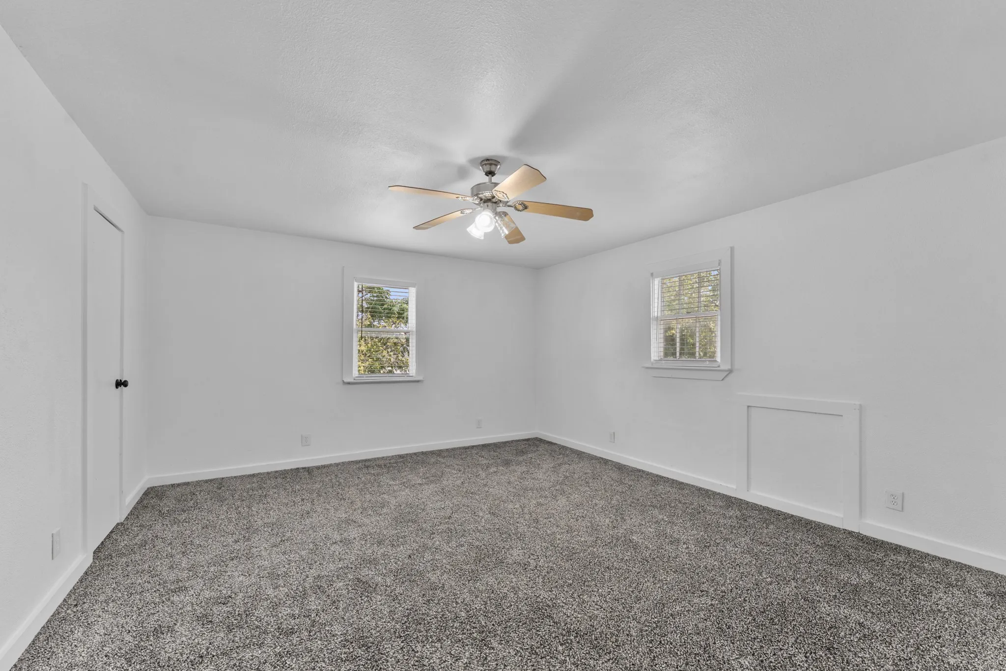 Single Family Residence For Sale in Dallas County , 314 Houston Street, Cedar Hill, Texas 75104, 4 Bedroom, 3 Bathroom, 2 Garage spaces, 2,646 Sqft, built in 1983, mls#21362926, Real Estate Agent in Cedar Hill, Homes For Sale in Dallas county, Homes For Sale in Cedar Hill, Realtor in Cedar Hill Texas, Real Estate Brokerage Independent Realty Texas, Luminita Cordes Realtor