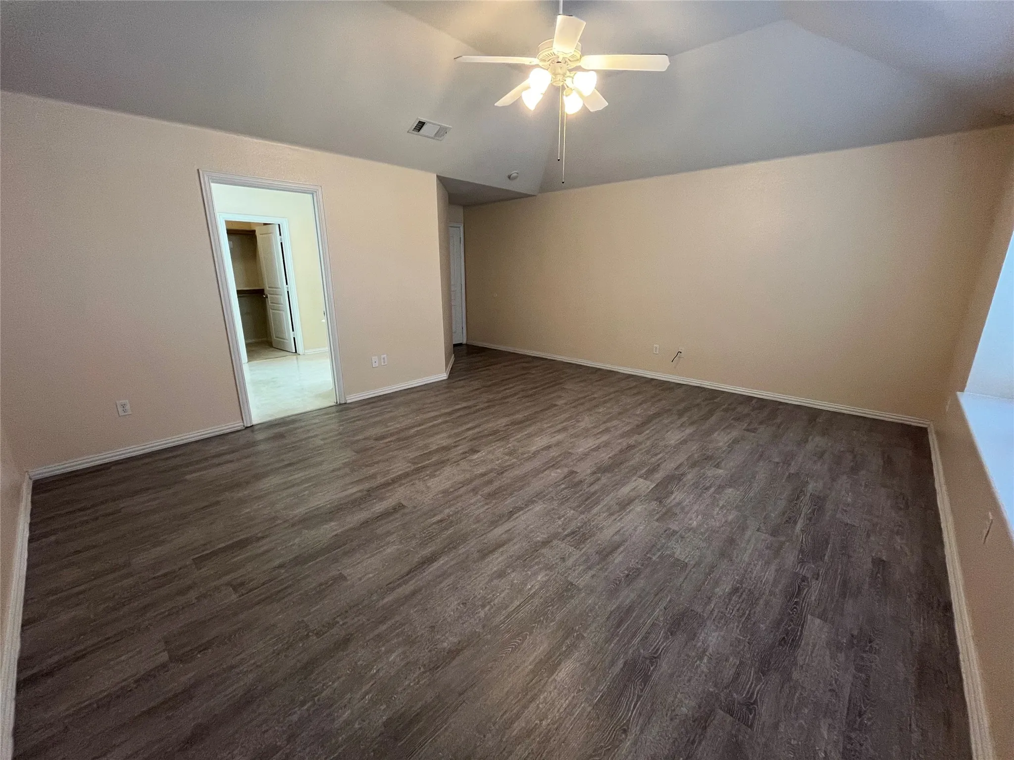 Single Family Residence For Sale in Parker County , 104 Cinnamon Court, Weatherford, Texas 76088, 4 Bedroom, 2 Bathroom, 3 Garage spaces, 2,384 Sqft, built in 2004, mls#21362973, Real Estate Agent in Weatherford, Homes For Sale in Parker county, Homes For Sale in Weatherford, Realtor in Weatherford Texas, Real Estate Brokerage Independent Realty Texas, Luminita Cordes Realtor