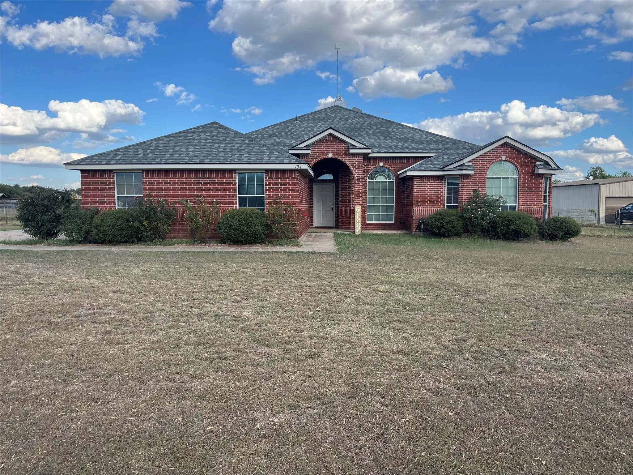 Single Family Residence For Sale in Parker County , 104 Cinnamon Court, Weatherford, Texas 76088, 4 Bedroom, 2 Bathroom, 3 Garage spaces, 2,384 Sqft, built in 2004, mls#21362973, Real Estate Agent in Weatherford, Homes For Sale in Parker county, Homes For Sale in Weatherford, Realtor in Weatherford Texas, Real Estate Brokerage Independent Realty Texas, Luminita Cordes Realtor