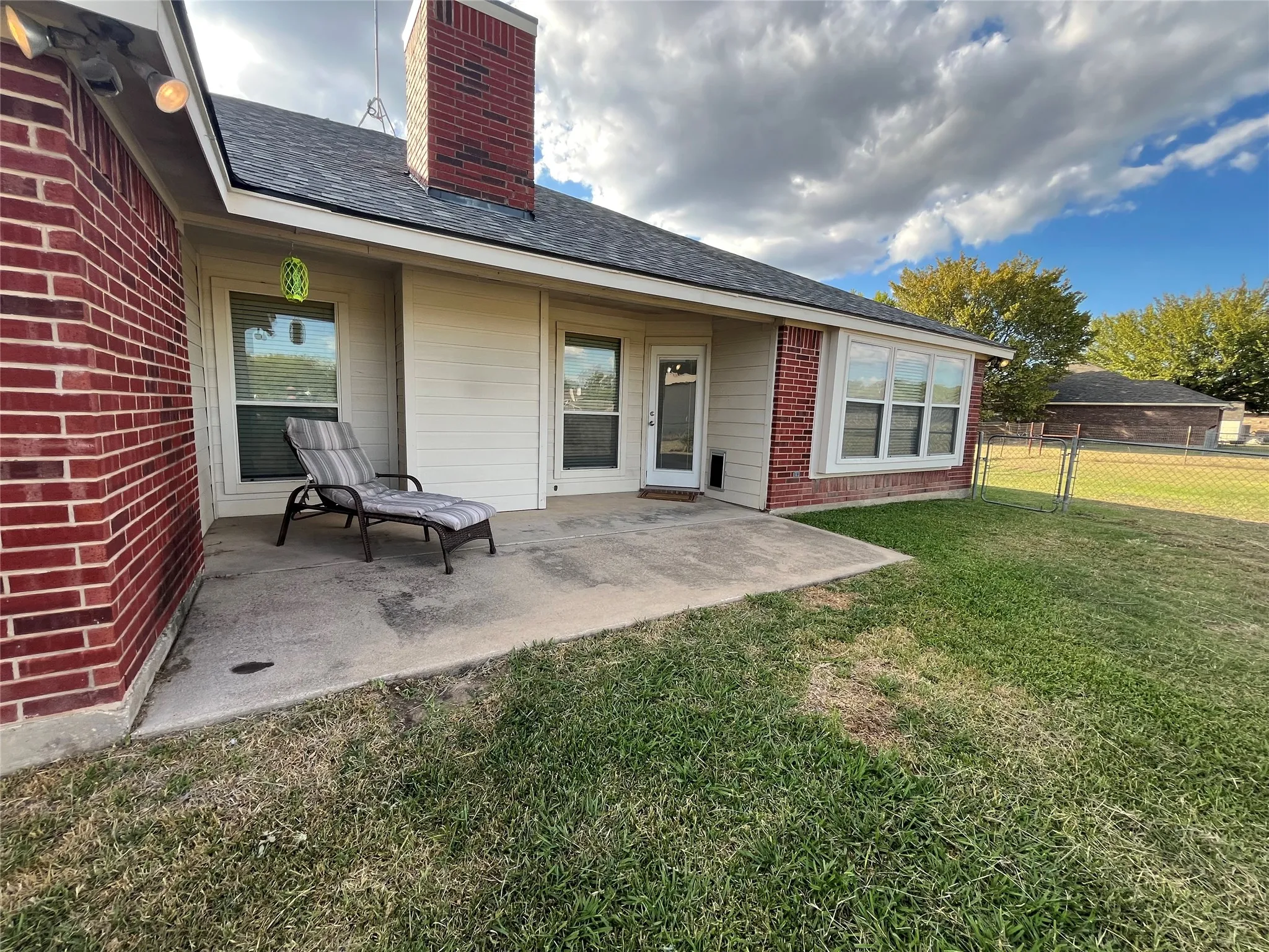 Single Family Residence For Sale in Parker County , 104 Cinnamon Court, Weatherford, Texas 76088, 4 Bedroom, 2 Bathroom, 3 Garage spaces, 2,384 Sqft, built in 2004, mls#21362973, Real Estate Agent in Weatherford, Homes For Sale in Parker county, Homes For Sale in Weatherford, Realtor in Weatherford Texas, Real Estate Brokerage Independent Realty Texas, Luminita Cordes Realtor