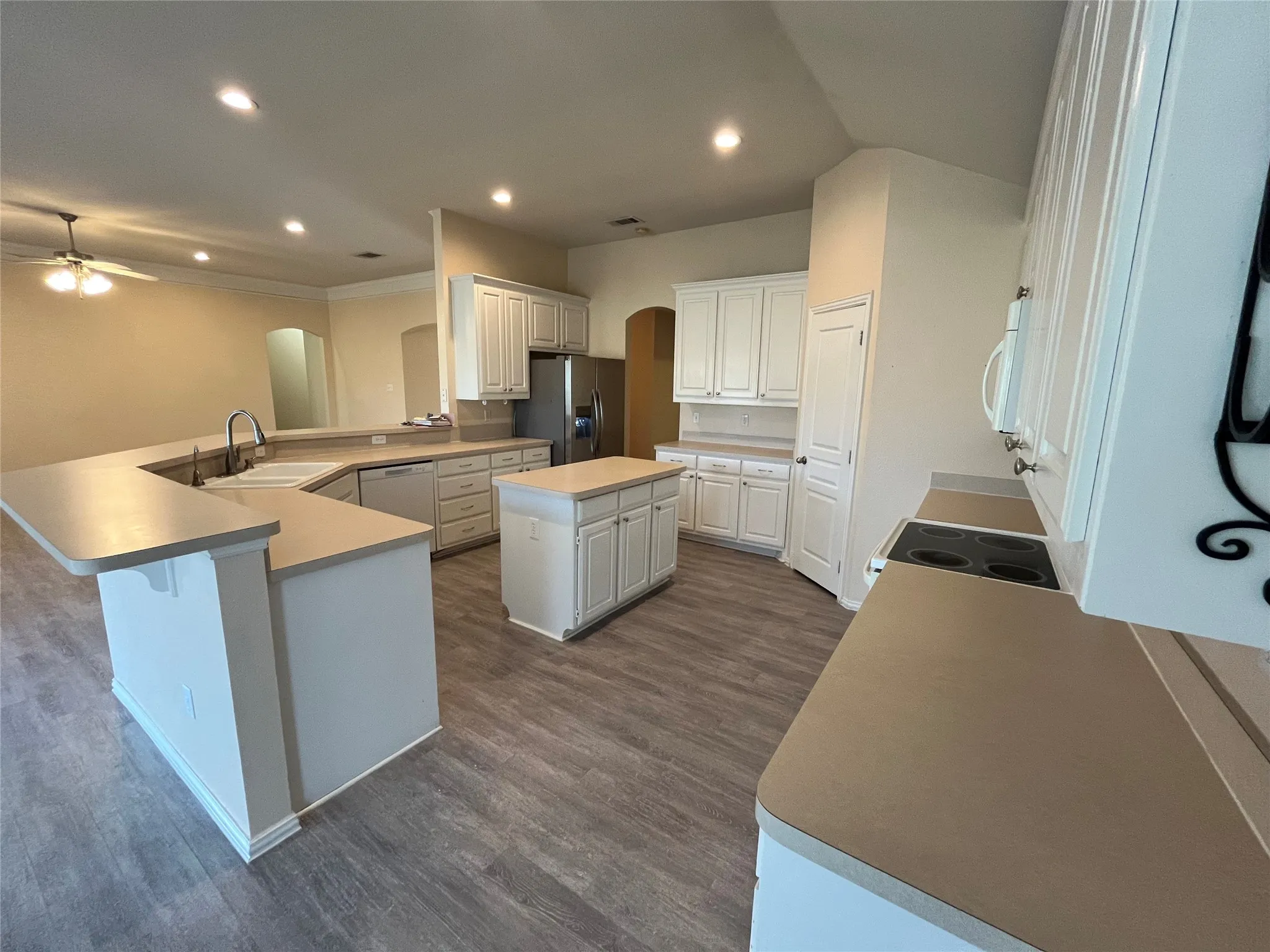 Single Family Residence For Sale in Parker County , 104 Cinnamon Court, Weatherford, Texas 76088, 4 Bedroom, 2 Bathroom, 3 Garage spaces, 2,384 Sqft, built in 2004, mls#21362973, Real Estate Agent in Weatherford, Homes For Sale in Parker county, Homes For Sale in Weatherford, Realtor in Weatherford Texas, Real Estate Brokerage Independent Realty Texas, Luminita Cordes Realtor