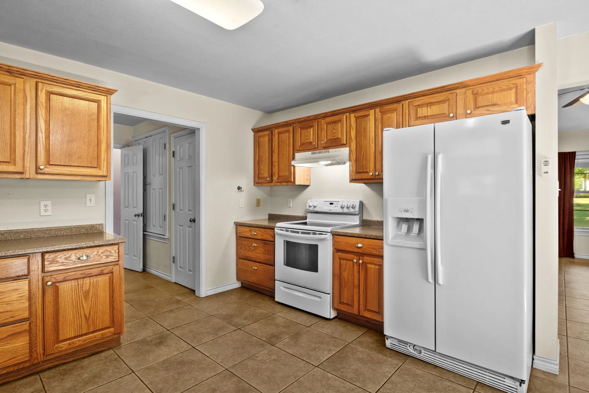 Single Family Residence For Sale in Titus County , 522 CR 4245, Mt Pleasant, Texas 75455, 3 Bedroom, 2 Bathroom, Garage spaces, 1,856 Sqft, built in 2007, mls#21362817, Real Estate Agent in Mt Pleasant, Homes For Sale in Titus county, Homes For Sale in Mt Pleasant, Realtor in Mt Pleasant Texas, Real Estate Brokerage Independent Realty Texas, Luminita Cordes Realtor