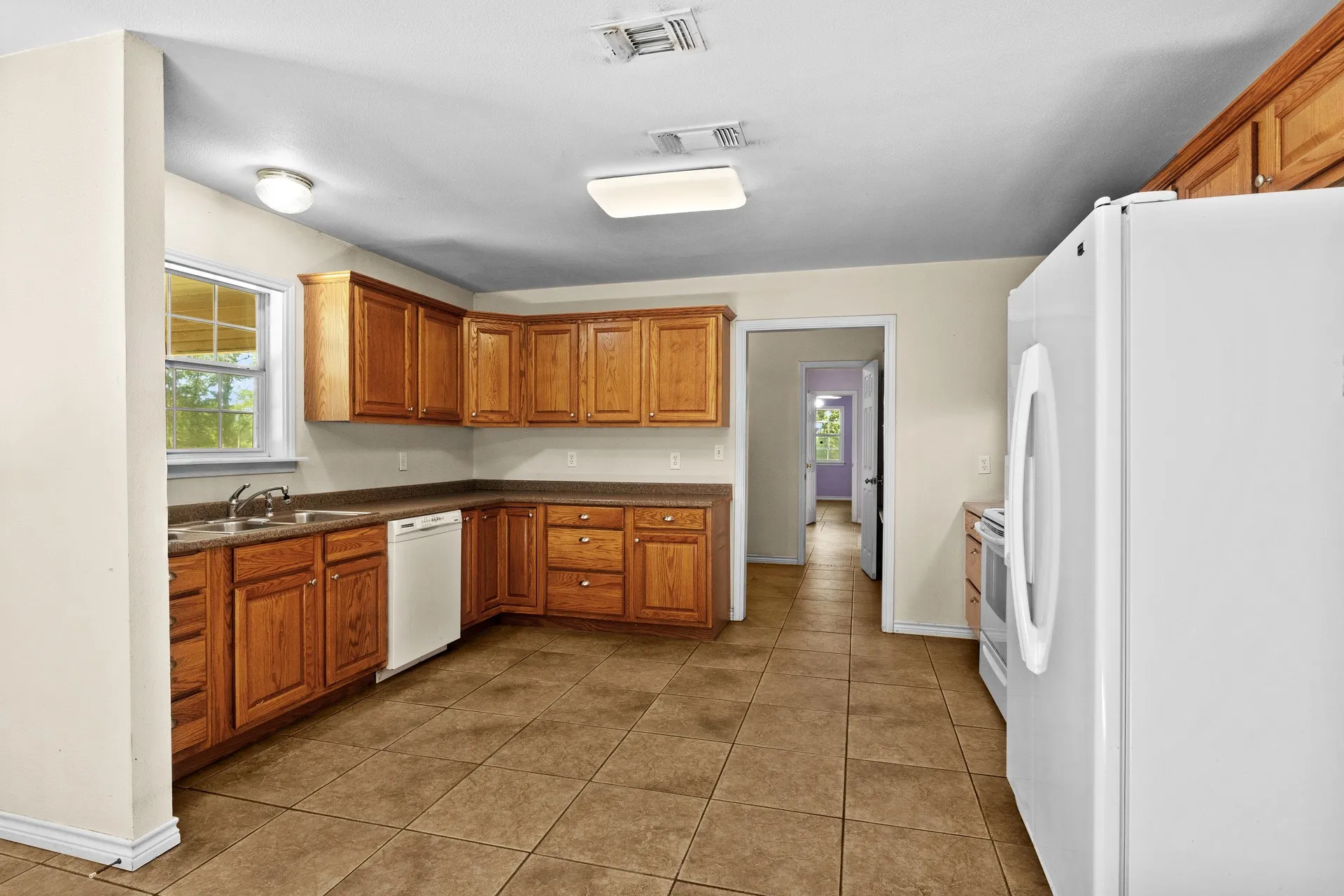 Single Family Residence For Sale in Titus County , 522 CR 4245, Mt Pleasant, Texas 75455, 3 Bedroom, 2 Bathroom, Garage spaces, 1,856 Sqft, built in 2007, mls#21362817, Real Estate Agent in Mt Pleasant, Homes For Sale in Titus county, Homes For Sale in Mt Pleasant, Realtor in Mt Pleasant Texas, Real Estate Brokerage Independent Realty Texas, Luminita Cordes Realtor